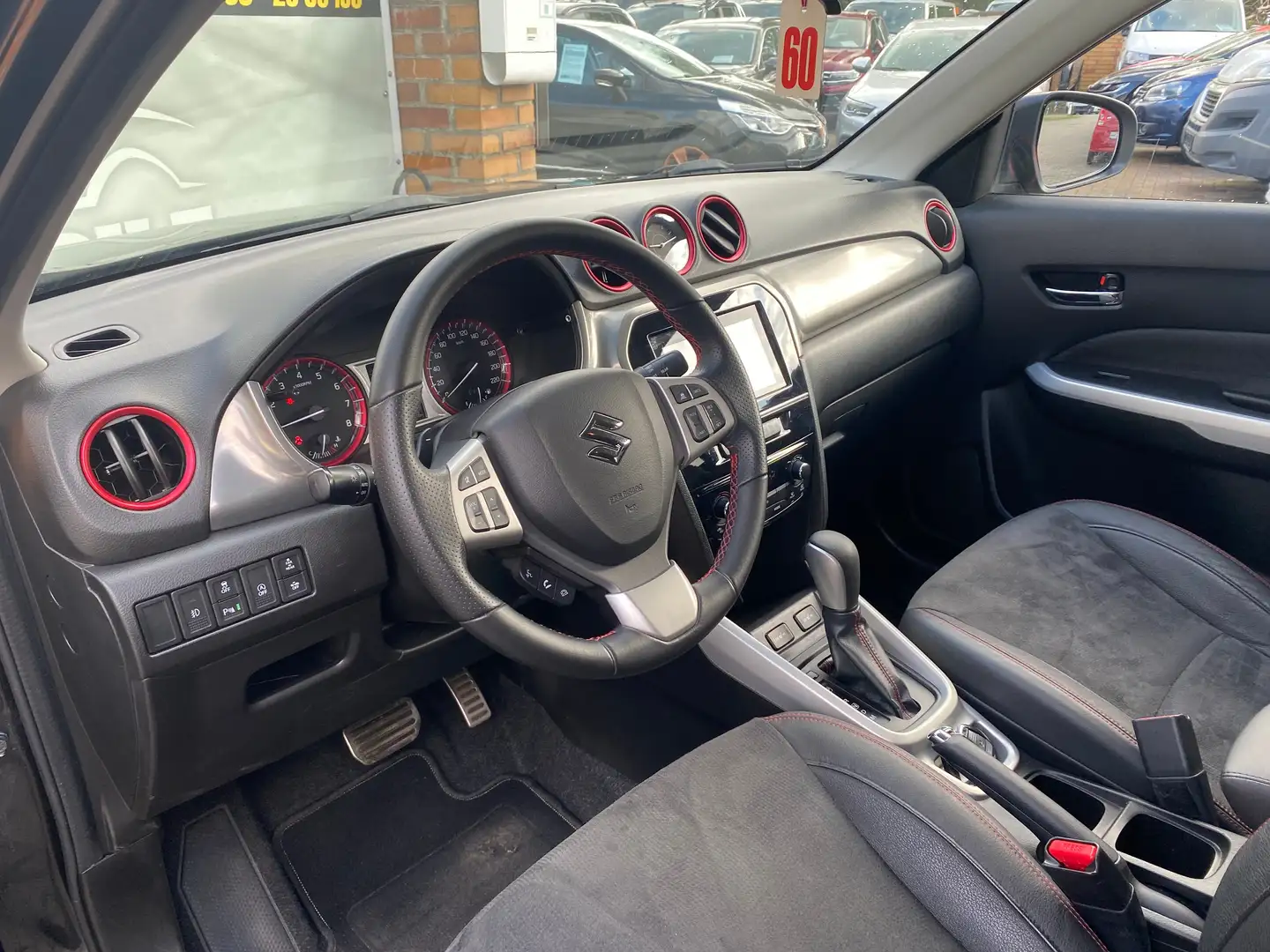 Suzuki Vitara 1.4 S Kamera - Navi -Sitzh.- Automatik !!! Schwarz - 2