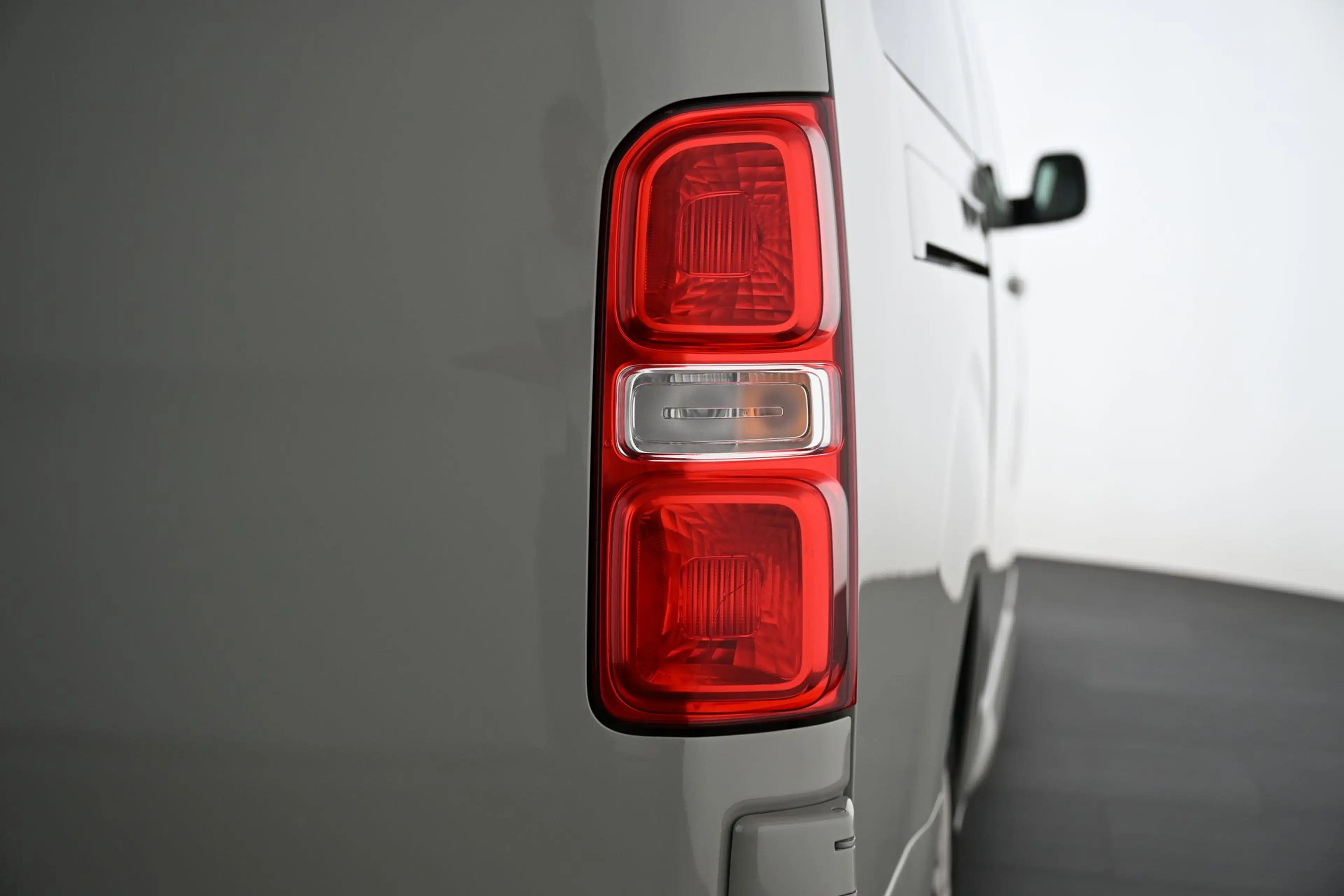 Toyota Proace Verso 1.5D 120 hk Long 9-Sitzer Pickerl NEU — photo 13