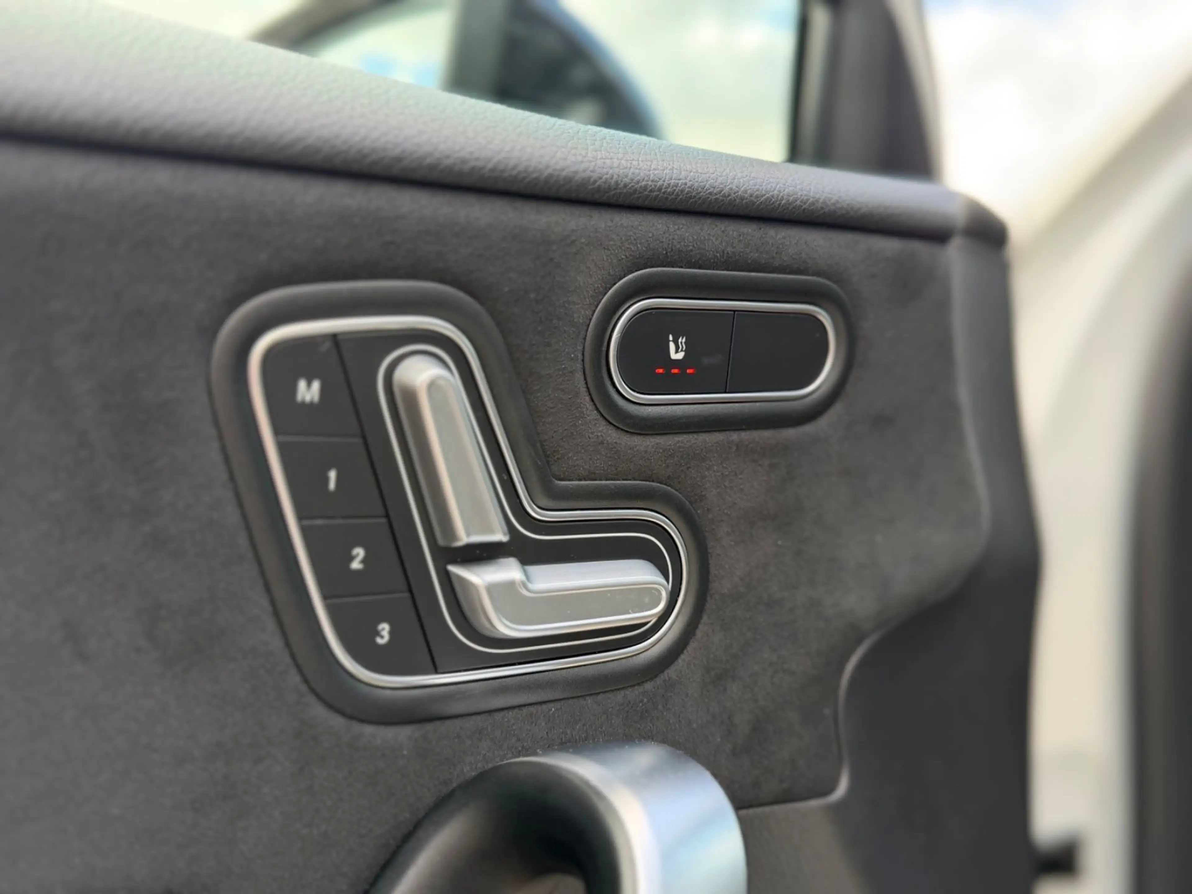Mercedes-Benz A 250 e AMG Pano Burme Night Memory MBeam ACC — photo 13
