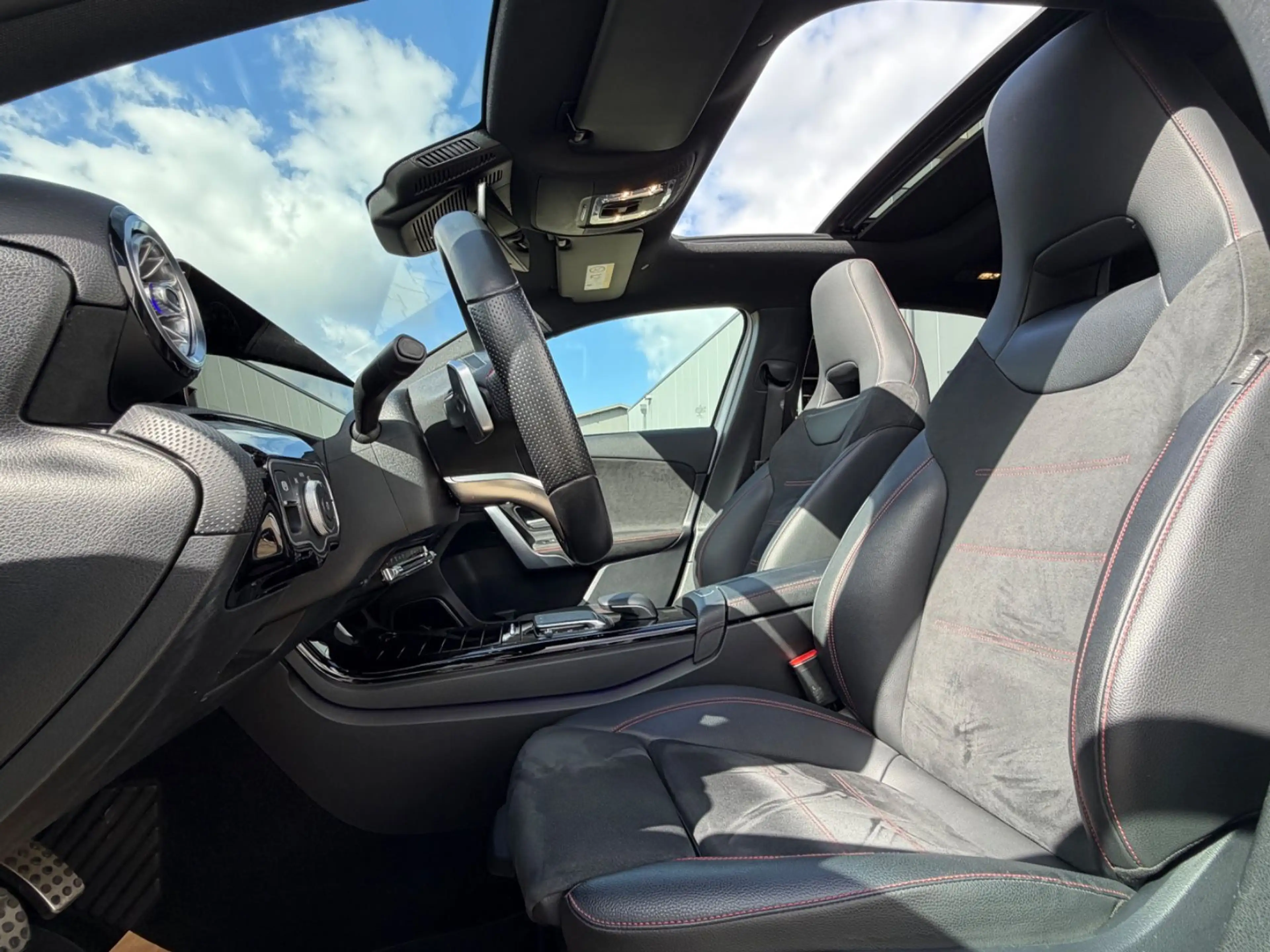 Mercedes-Benz A 250 e AMG Pano Burme Night Memory MBeam ACC — photo 12