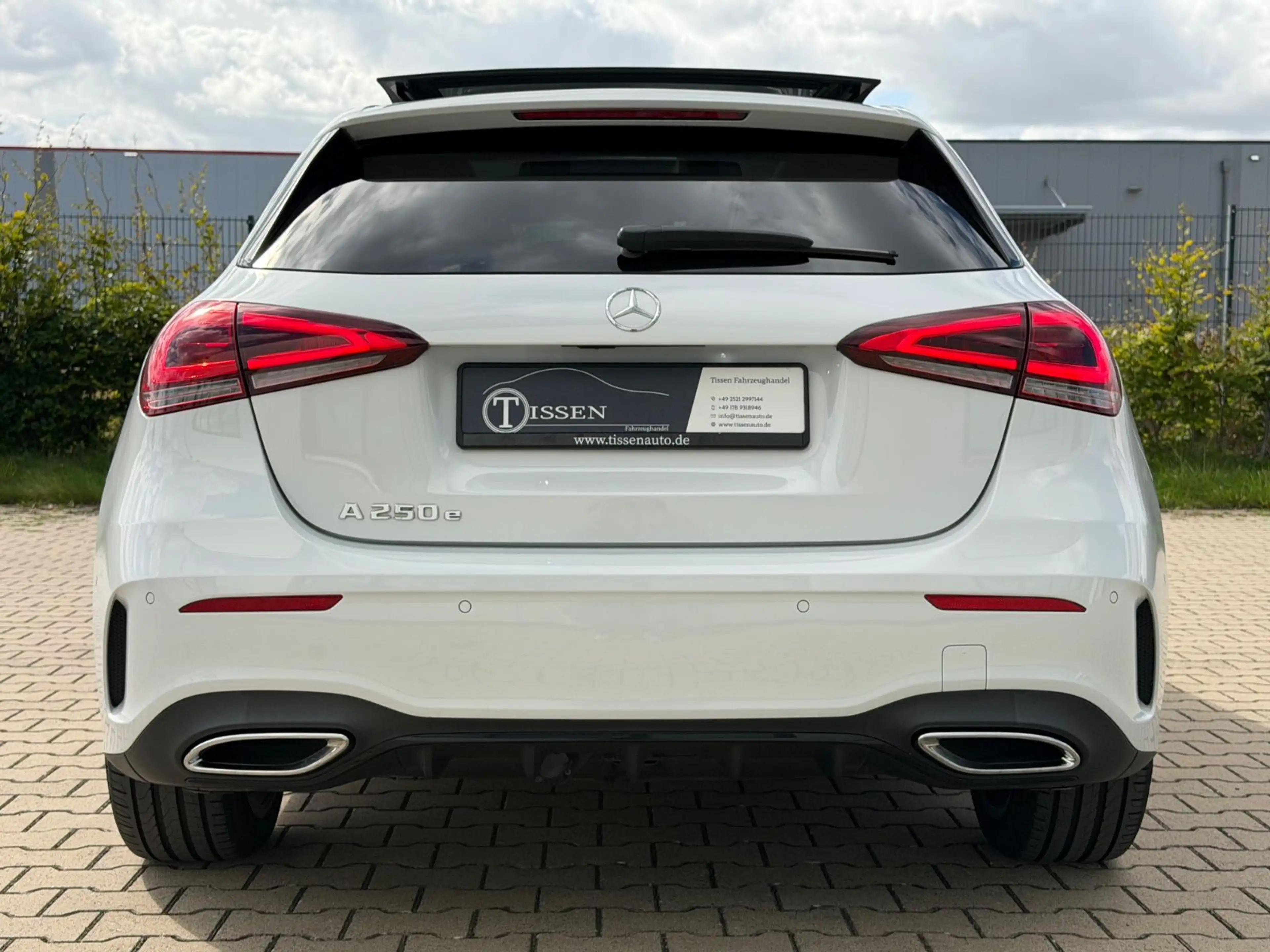 Mercedes-Benz A 250 e AMG Pano Burme Night Memory MBeam ACC — photo 6