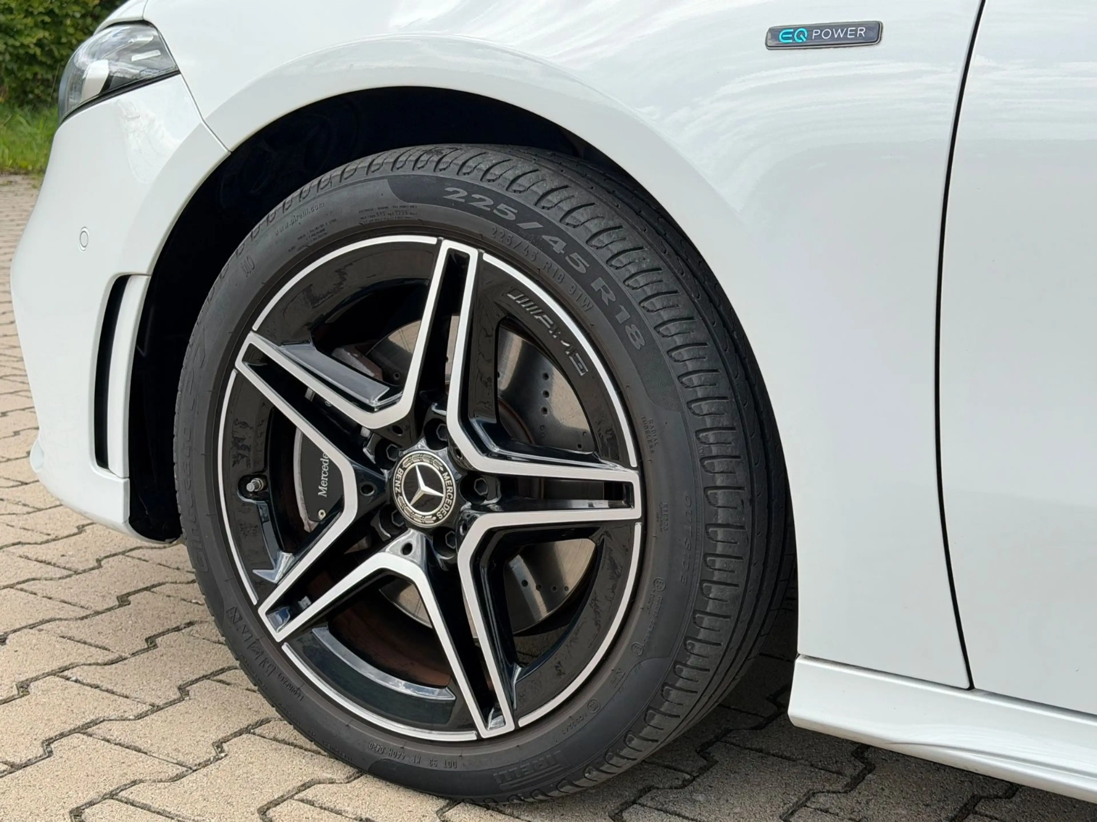 Mercedes-Benz A 250 e AMG Pano Burme Night Memory MBeam ACC — photo 9