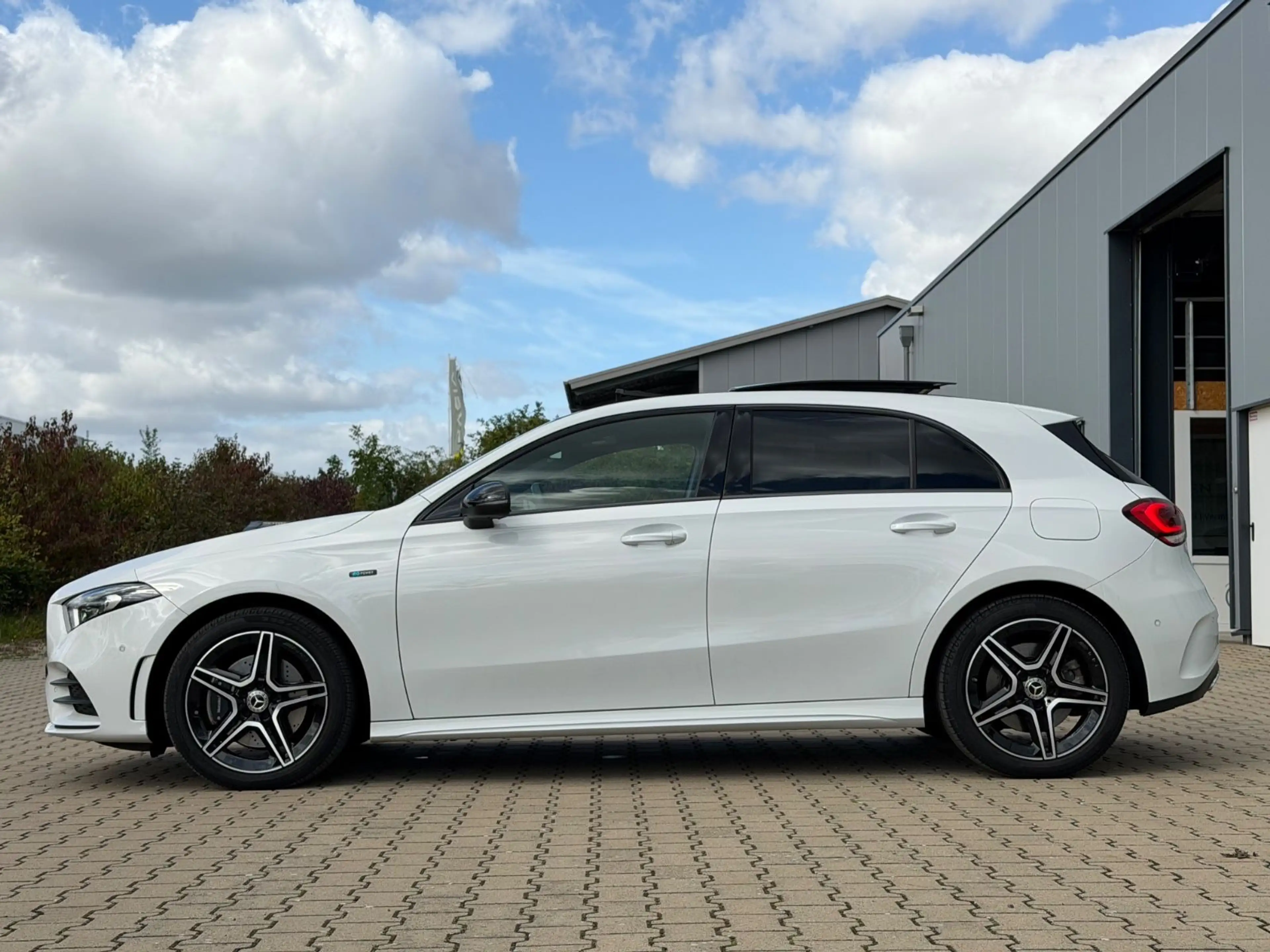Mercedes-Benz A 250 e AMG Pano Burme Night Memory MBeam ACC — photo 8