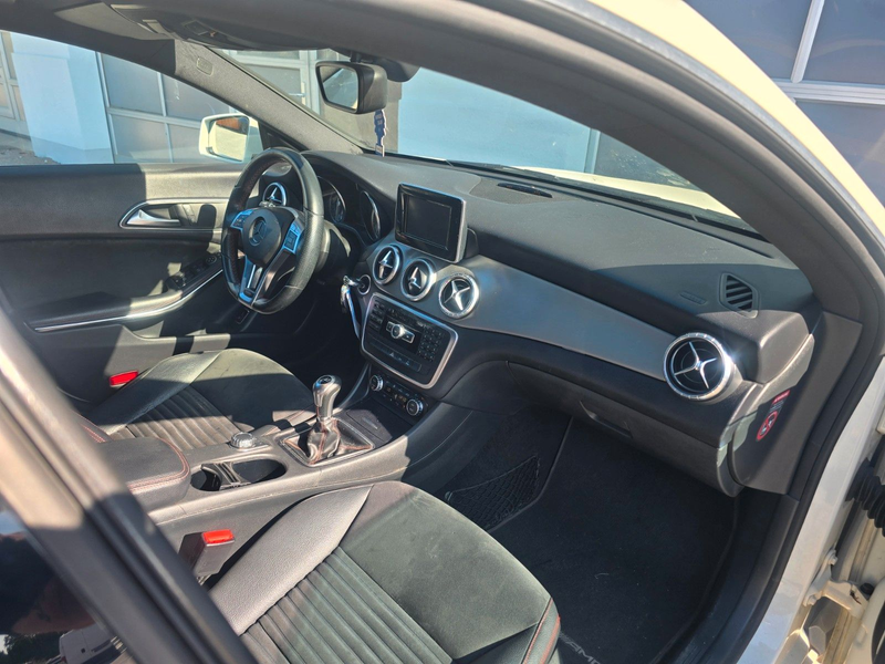 Mercedes-Benz CLA 180 Coupe *AMG-Line*LED*HU 09/2026 — photo 14