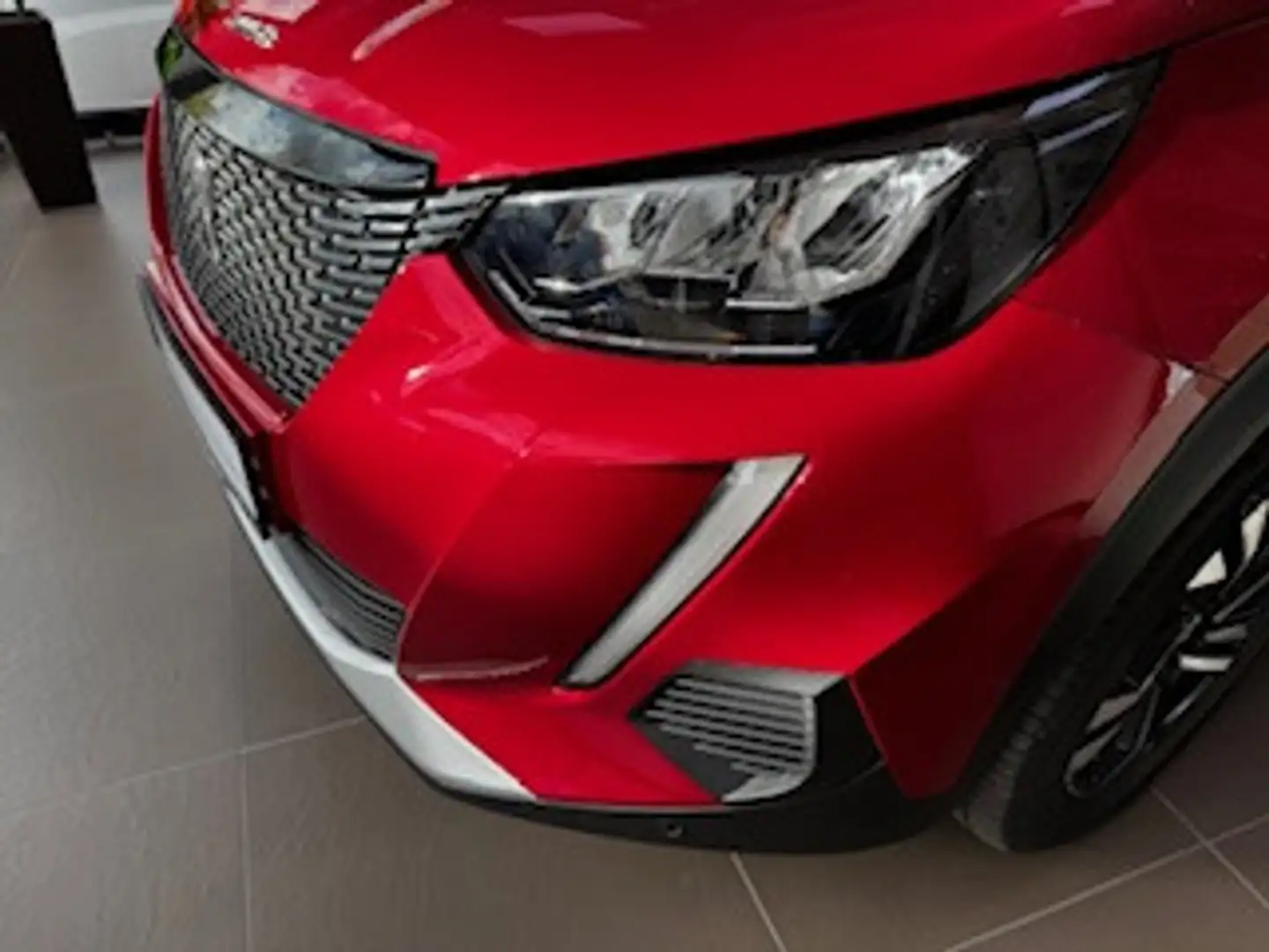 Peugeot 2008 Allure PT130 Leder Rojo - 2