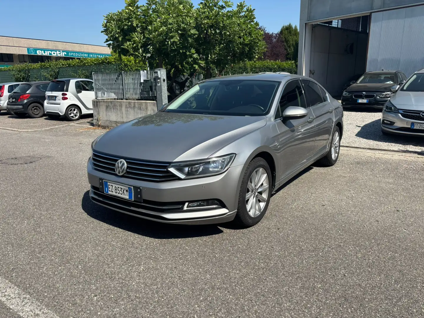 Volkswagen Passat 1.6 TDI Comfortline BlueMotion Technology Szary - 2