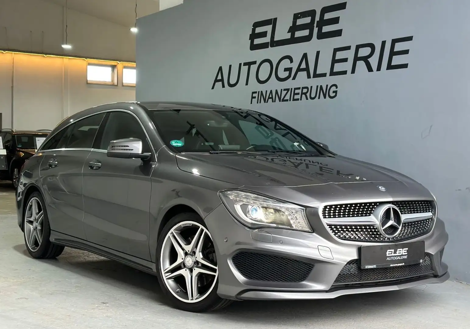 Mercedes-Benz CLA 220 CDI Shooting Brake DCT AMG-LINE EURO6 Grijs - 1
