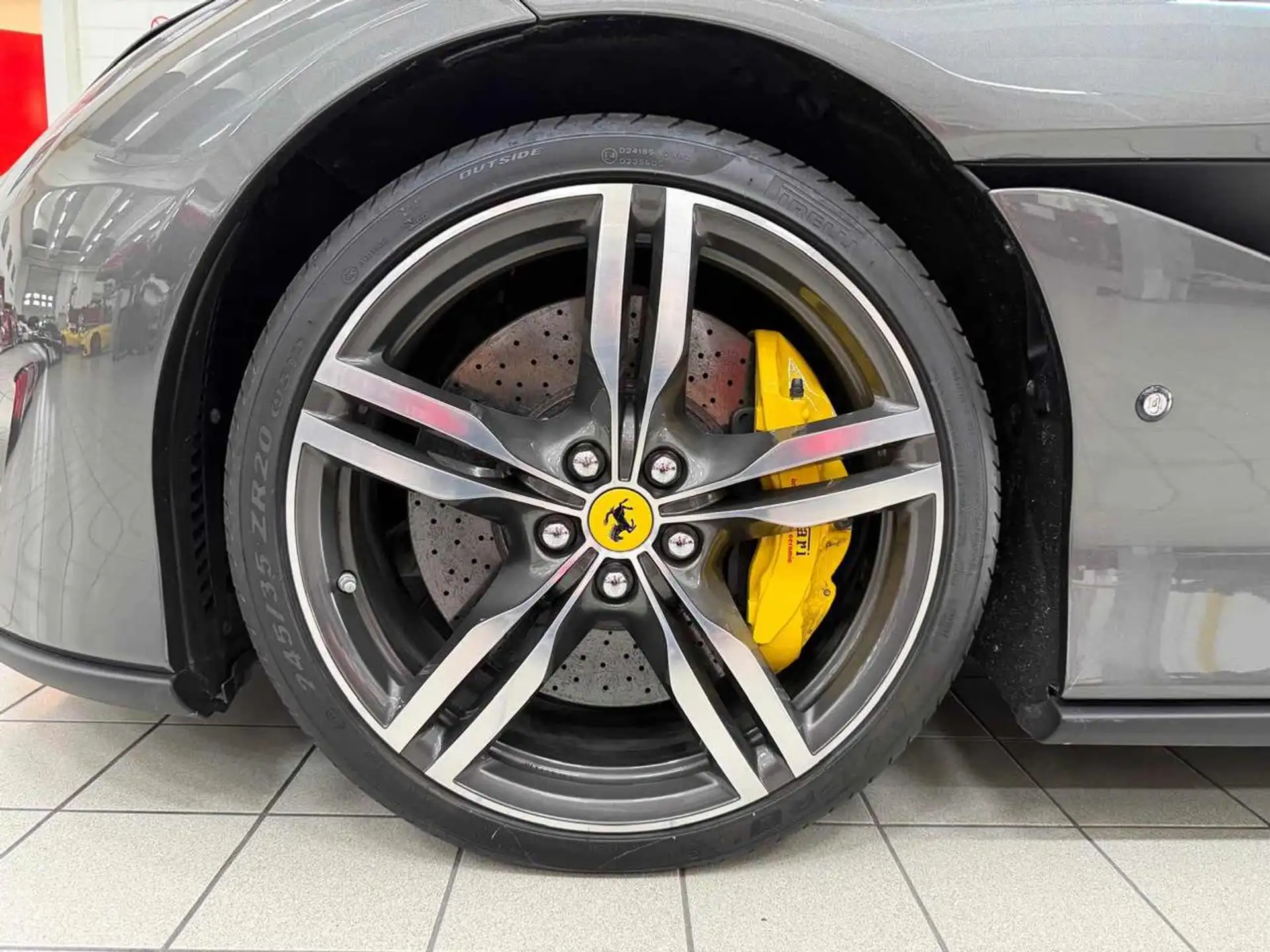 페라리 포르토피노 2019 회색 사진 6