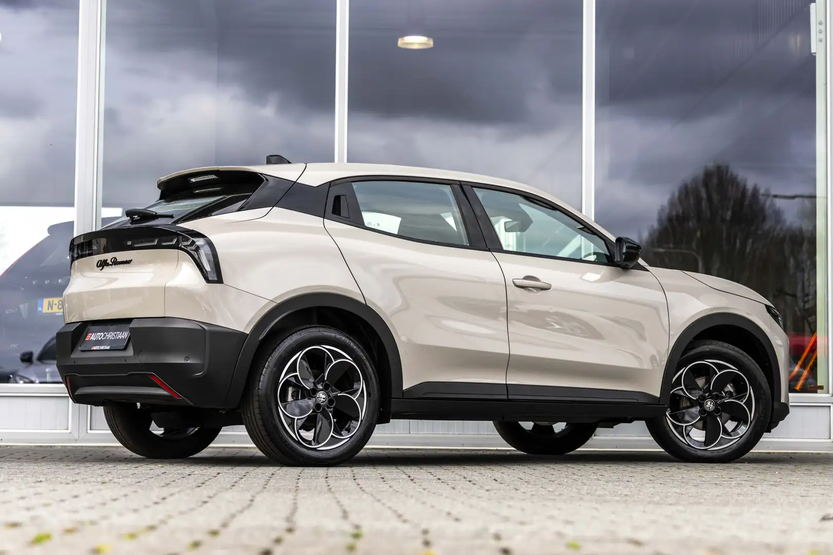 Alfa Romeo Junior Elettrica 54 kWh | ACC | Carplay - 2