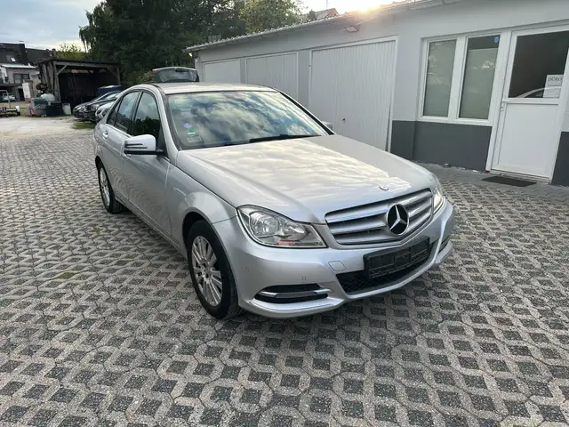 Mercedes-Benz C 180 C 180 CGI BlueEfficiency (204.031) - 1.6 Benzin, Automatik, Klima