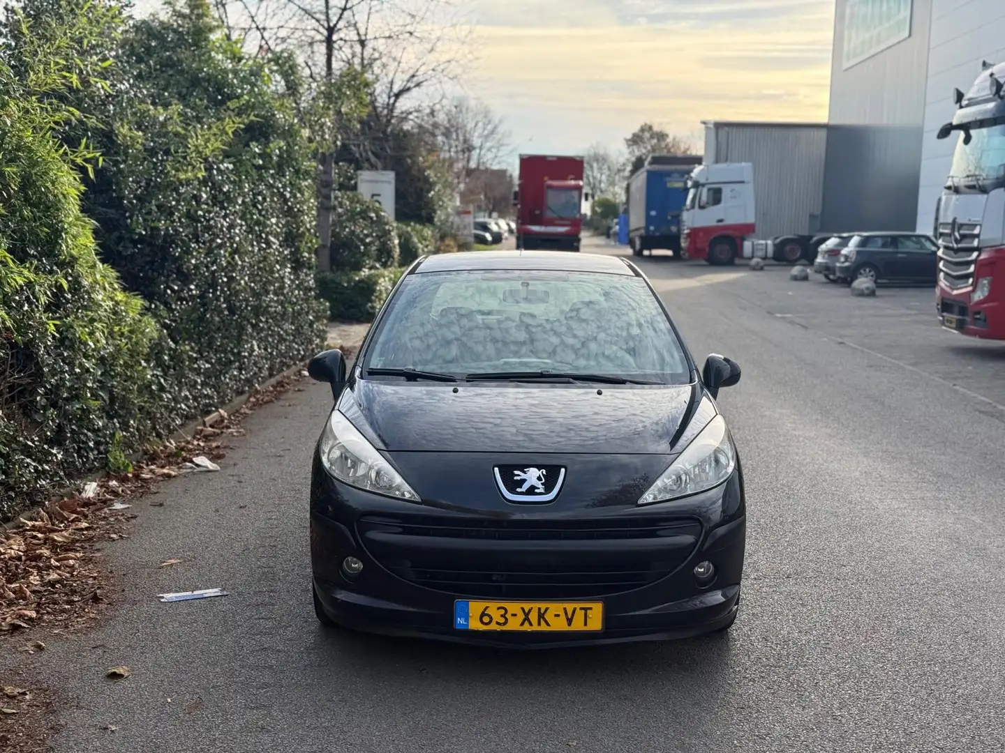 Peugeot 207 1.4-16V 5-DEURS AIRCO/ ELEKTR. RAMEN! APK 08-2026! Zwart - 2
