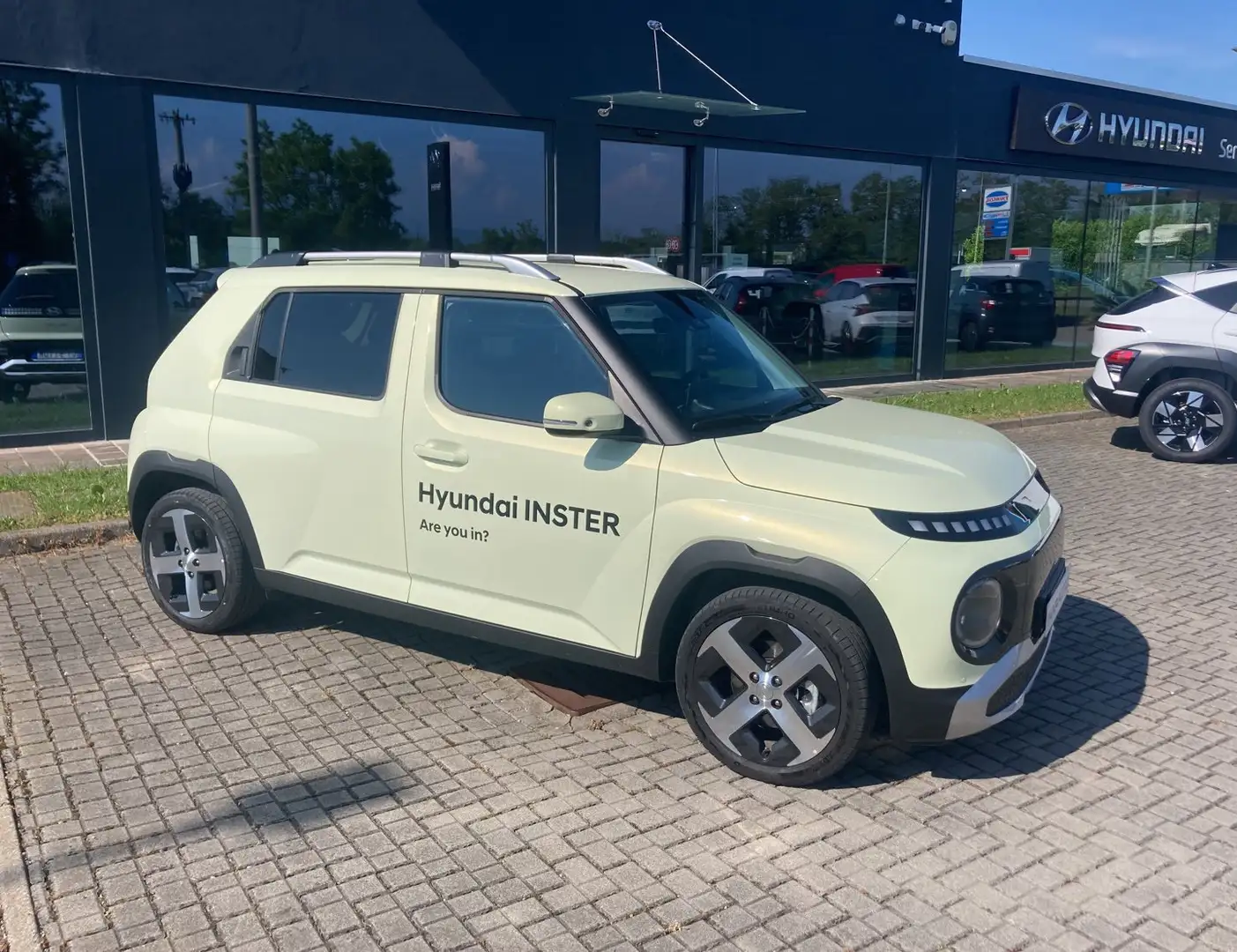 Hyundai Inster 49 kWh XClass Geel - 2