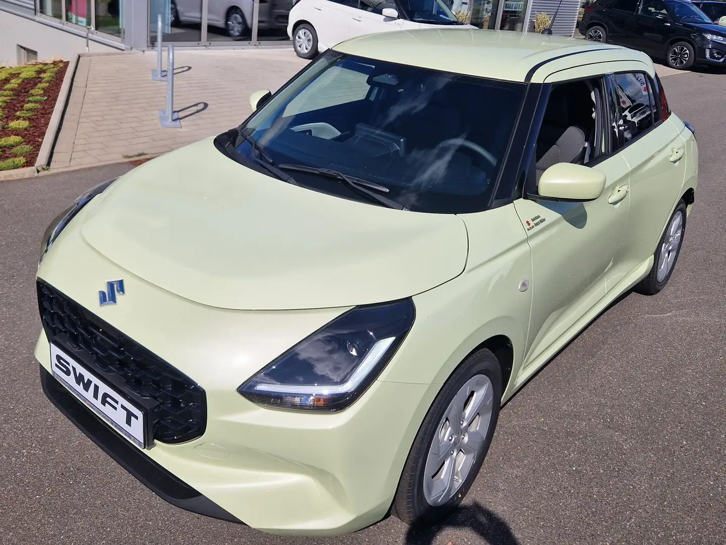 Suzuki Swift 1.2 Hybrid CVT Comfort 6 Jahre Garantie Gelb - 1