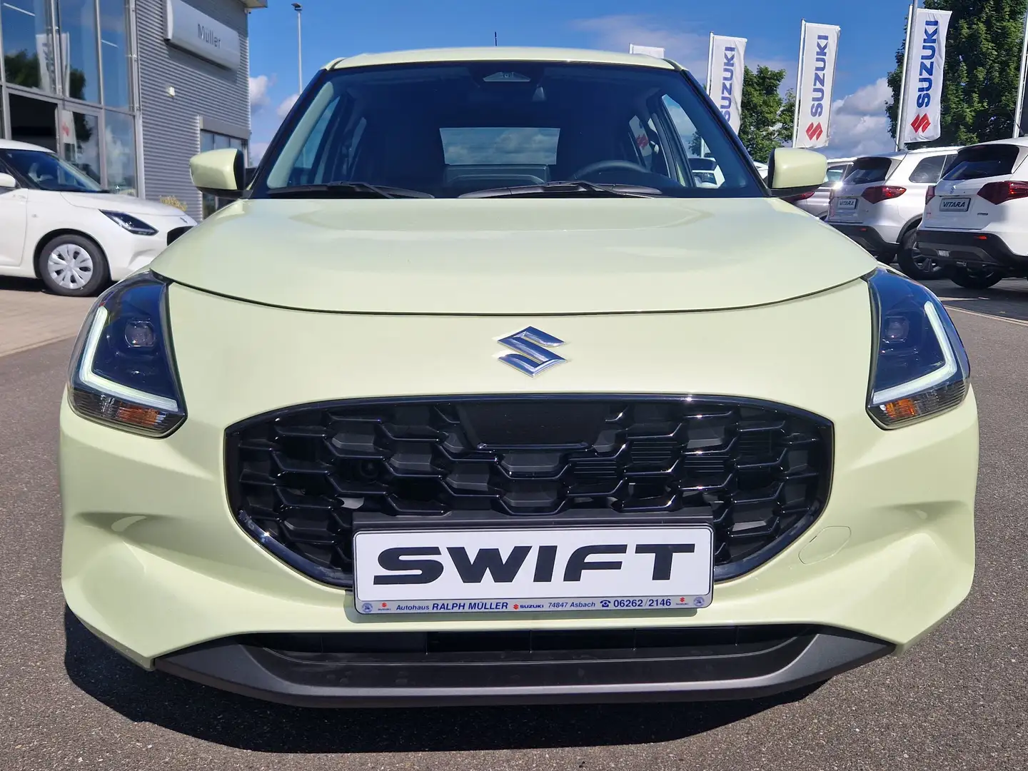 Suzuki Swift 1.2 Hybrid CVT Comfort 6 Jahre Garantie Amarillo - 2