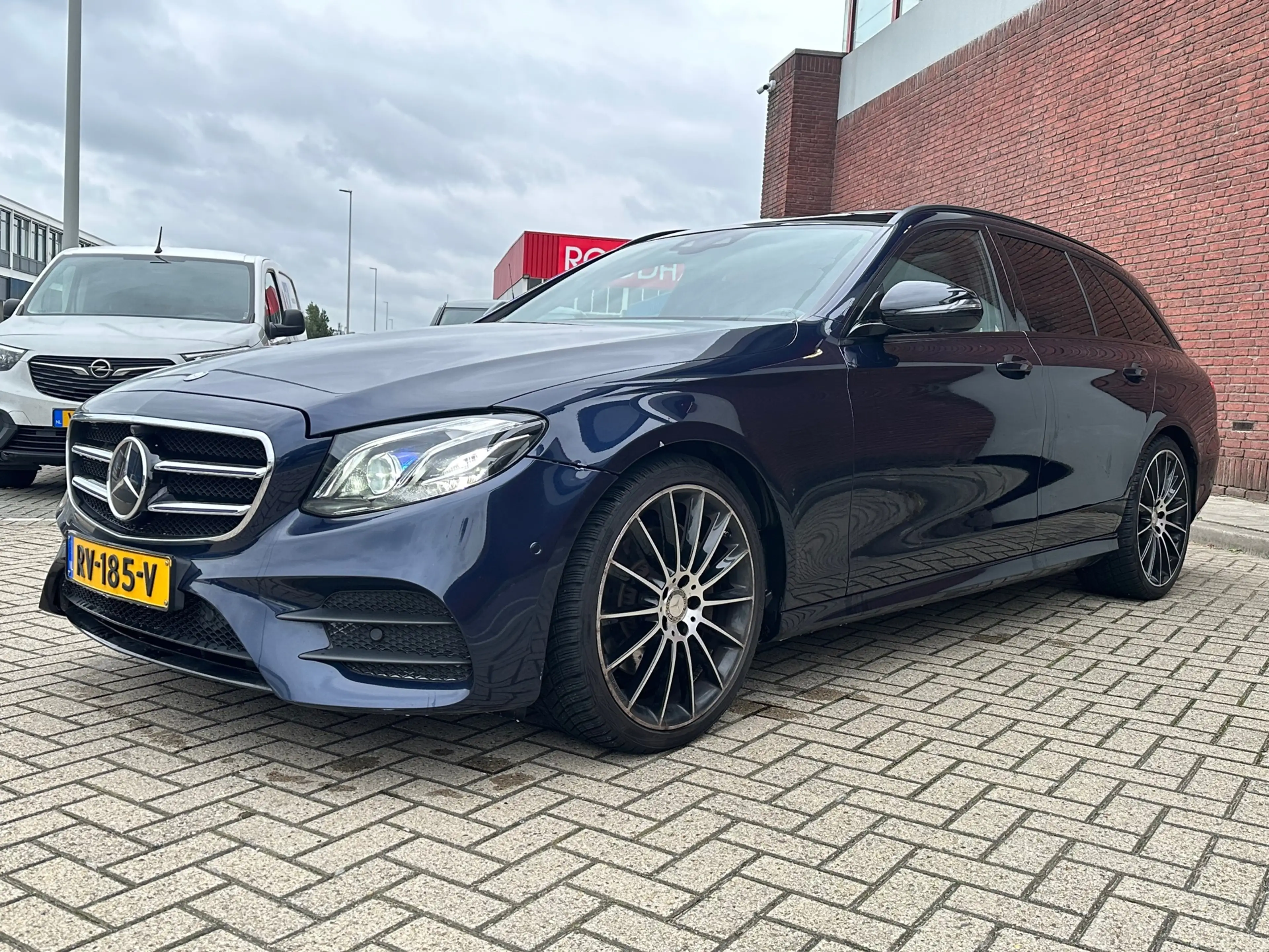 Mercedes-Benz E 220 Estate d Prestige Plus|PANO|LEDER|BURMESTER|FULL-O — photo 4