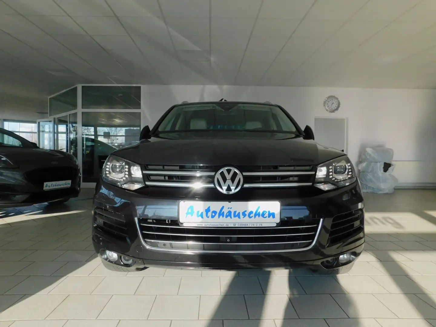 Volkswagen Touareg 3.0 TDI V6 Leder/Navi/Luft/AHZ/Panorama Schwarz - 2