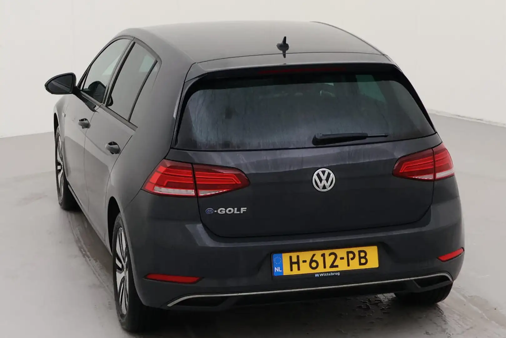 Volkswagen e-Golf E-DITION / DIGITAL DASHBOARD/ KEYLESS/ CLIMA/ LED/ Gris - 2