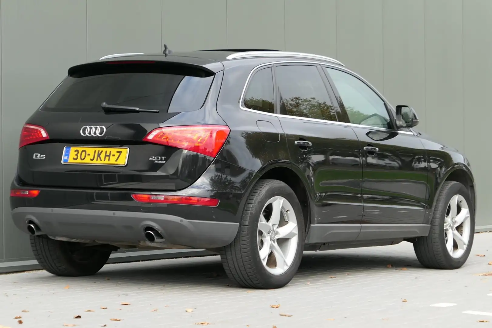 Audi Q5 2.0 TFSI quattro Pro Line NAP Youngtimer Panorama Zwart - 2