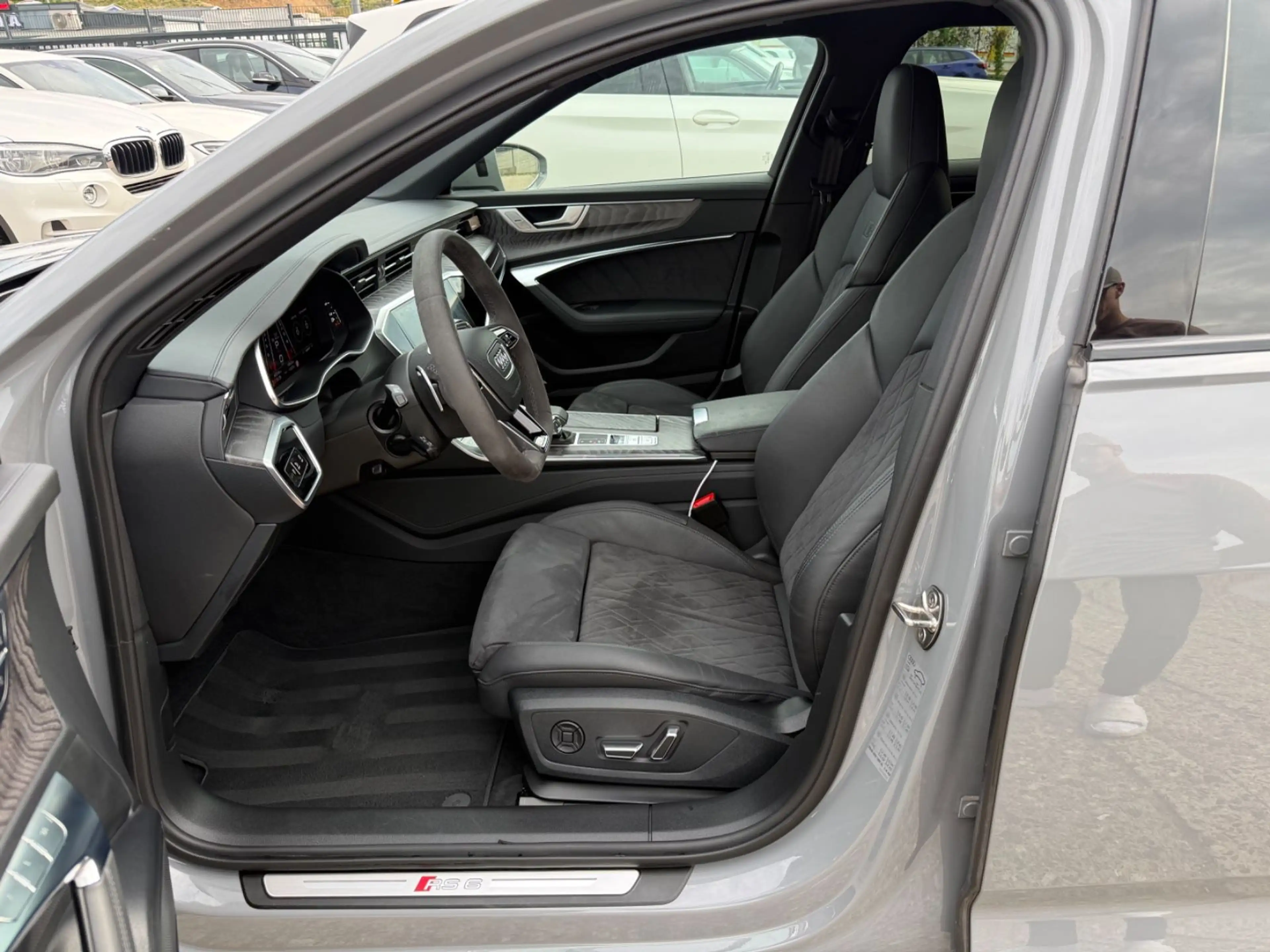 Audi RS6 Avant 4.0 TFSI quattro/360°/Pano/Memo/ACC — photo 10