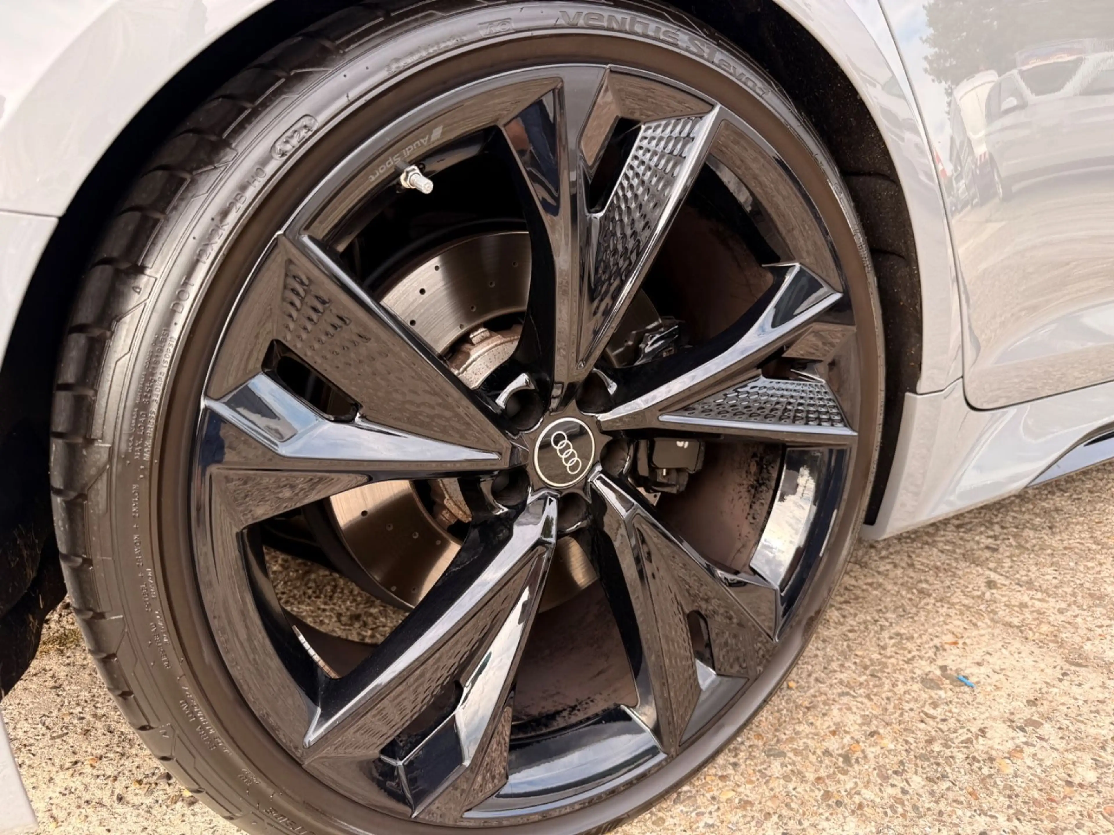 Audi RS6 Avant 4.0 TFSI quattro/360°/Pano/Memo/ACC — photo 37
