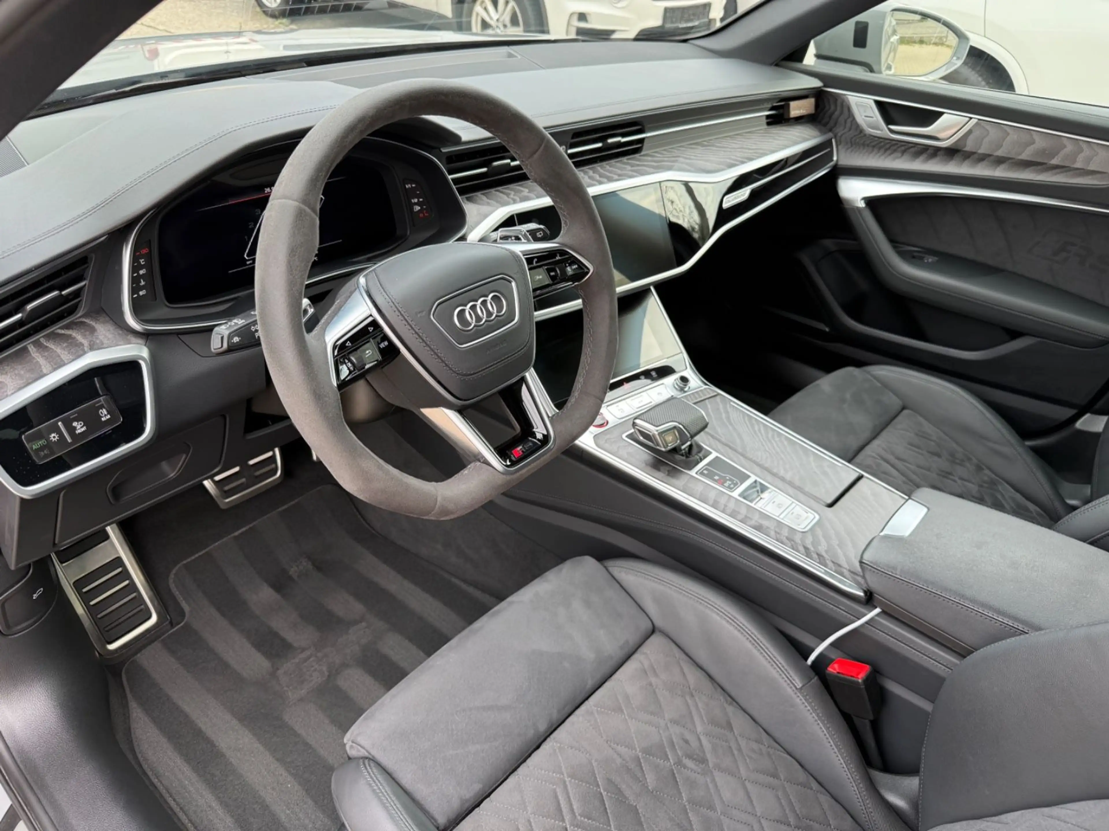Audi RS6 Avant 4.0 TFSI quattro/360°/Pano/Memo/ACC — photo 11