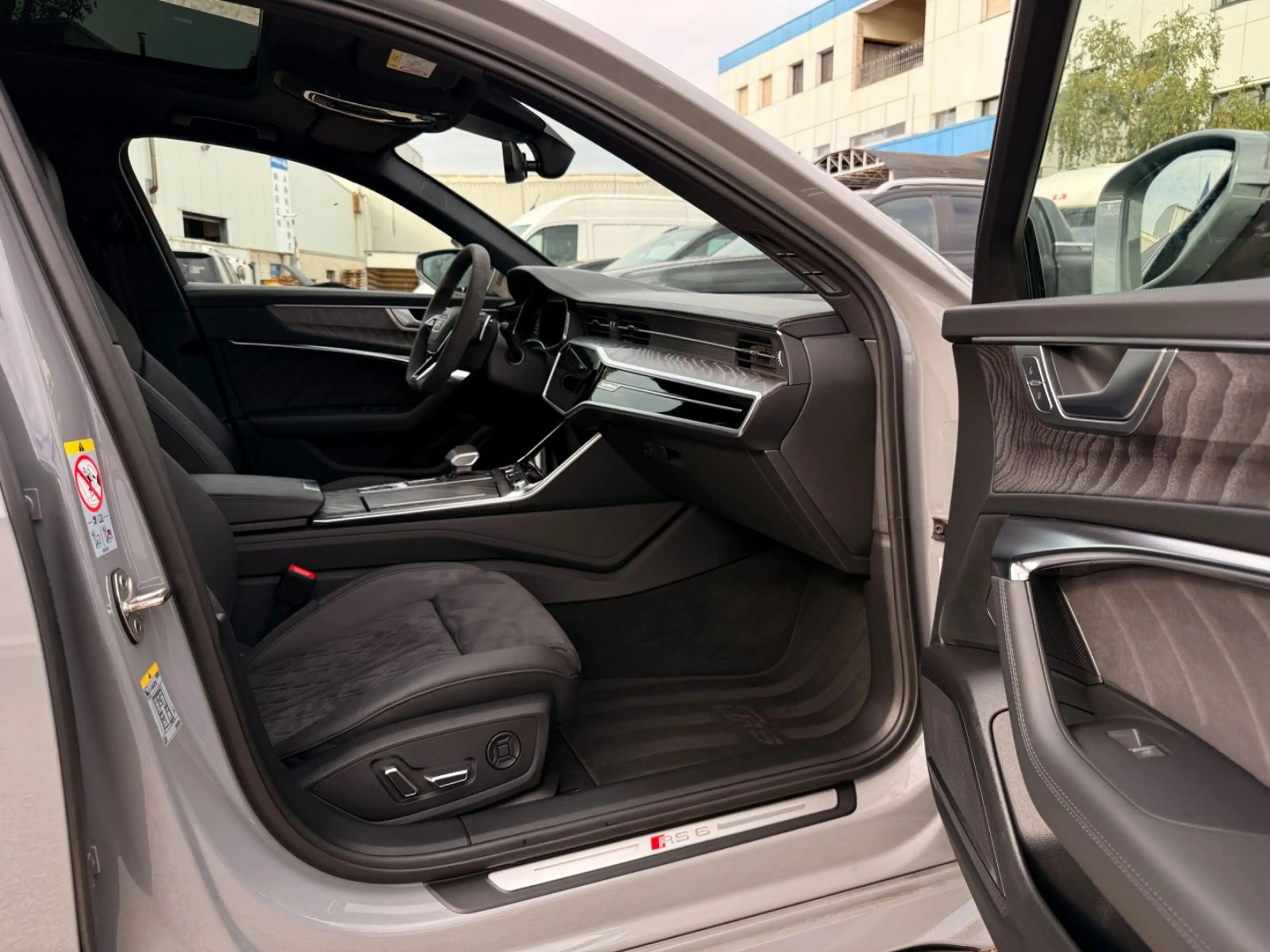 Audi RS6 Avant 4.0 TFSI quattro/360°/Pano/Memo/ACC — photo 27