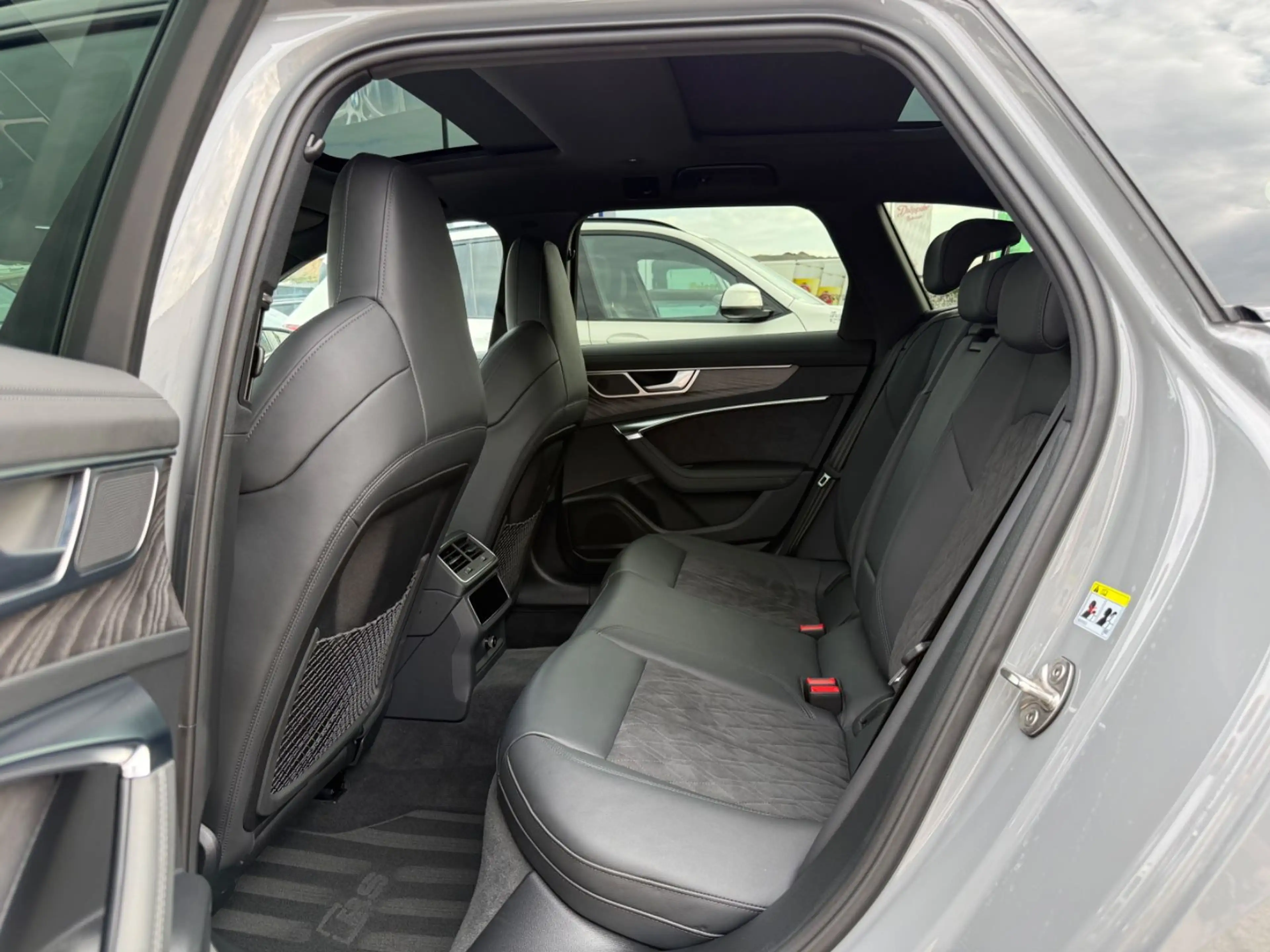 Audi RS6 Avant 4.0 TFSI quattro/360°/Pano/Memo/ACC — photo 17