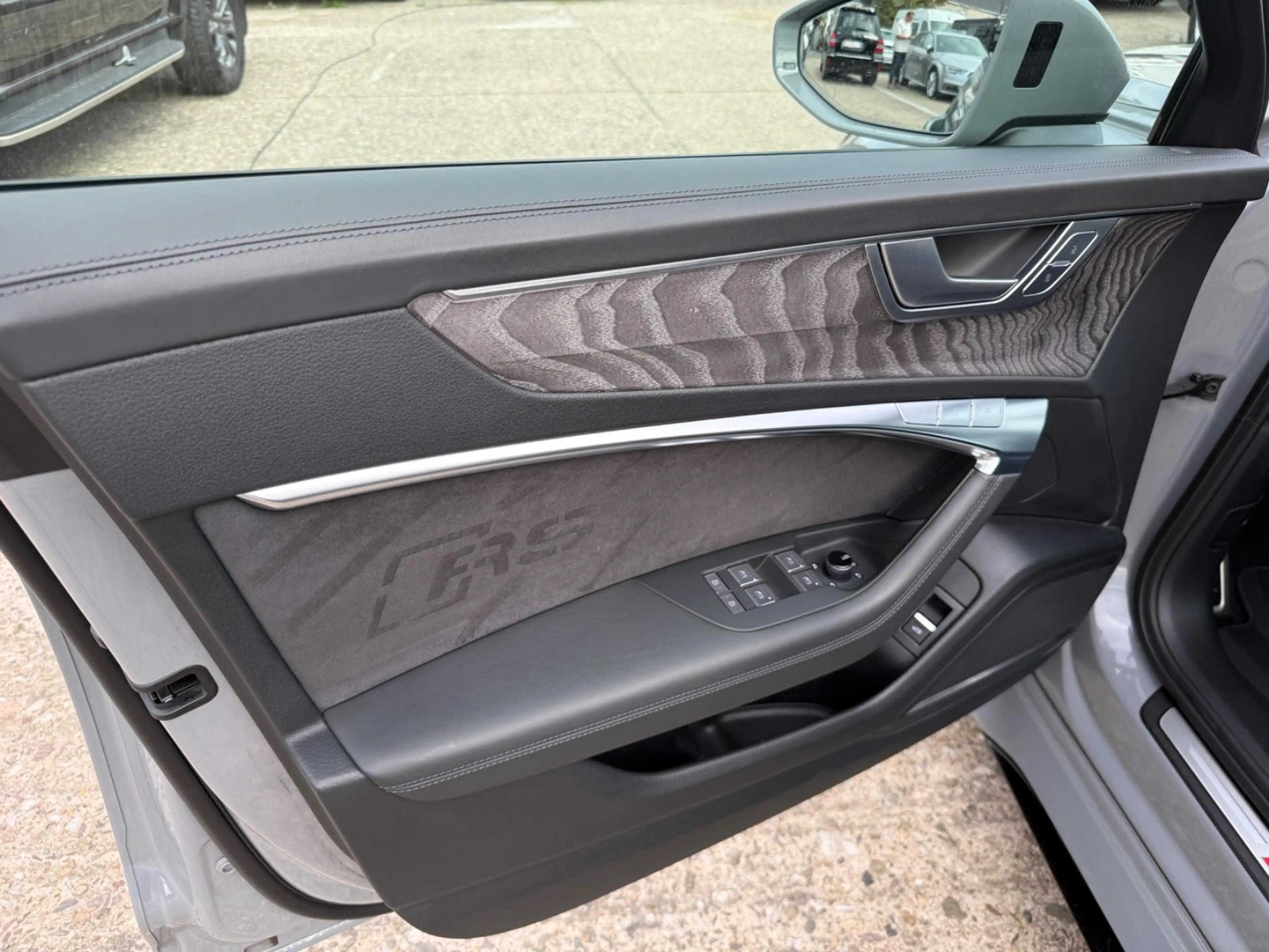 Audi RS6 Avant 4.0 TFSI quattro/360°/Pano/Memo/ACC — photo 7
