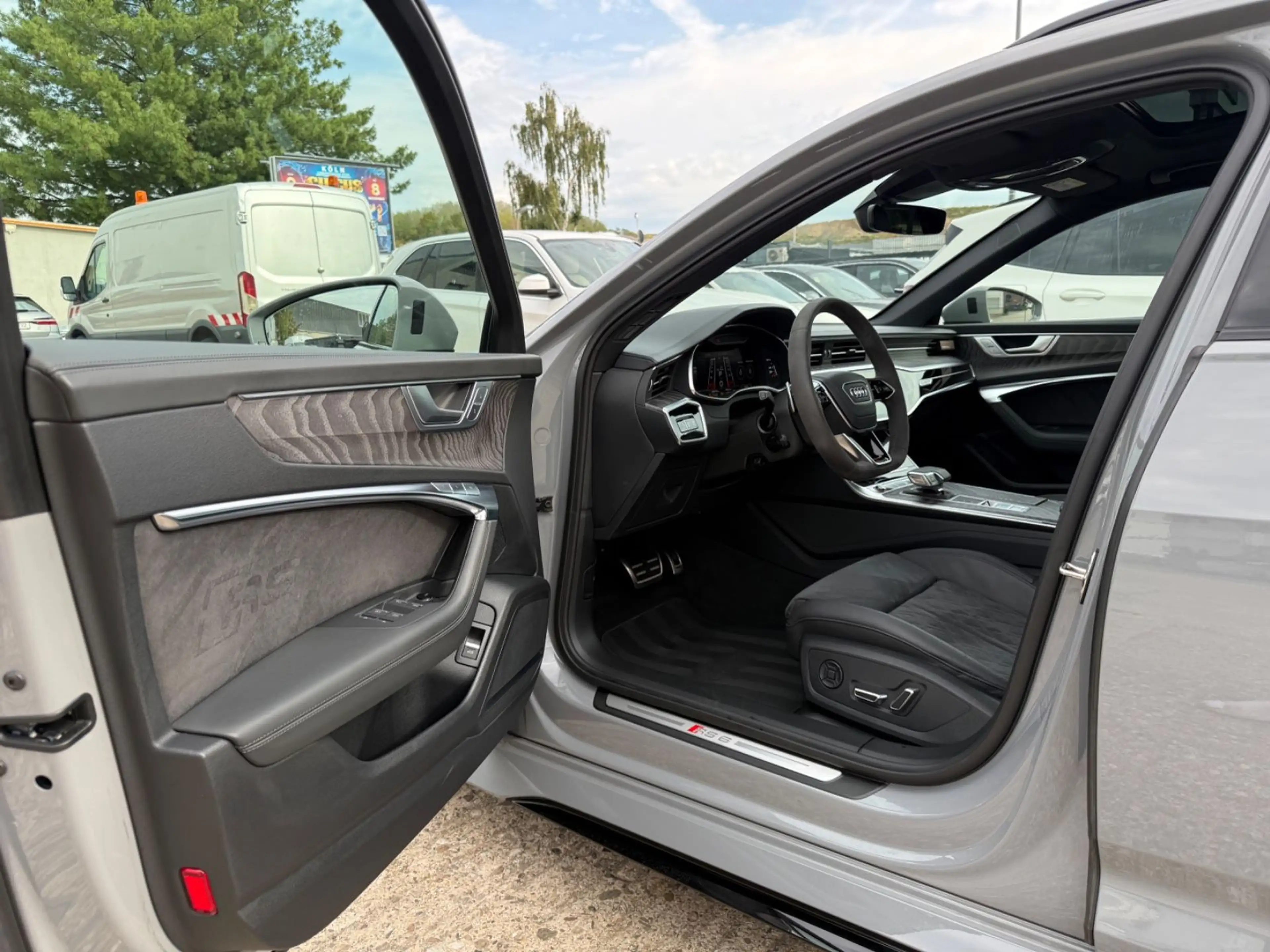 Audi RS6 Avant 4.0 TFSI quattro/360°/Pano/Memo/ACC — photo 9