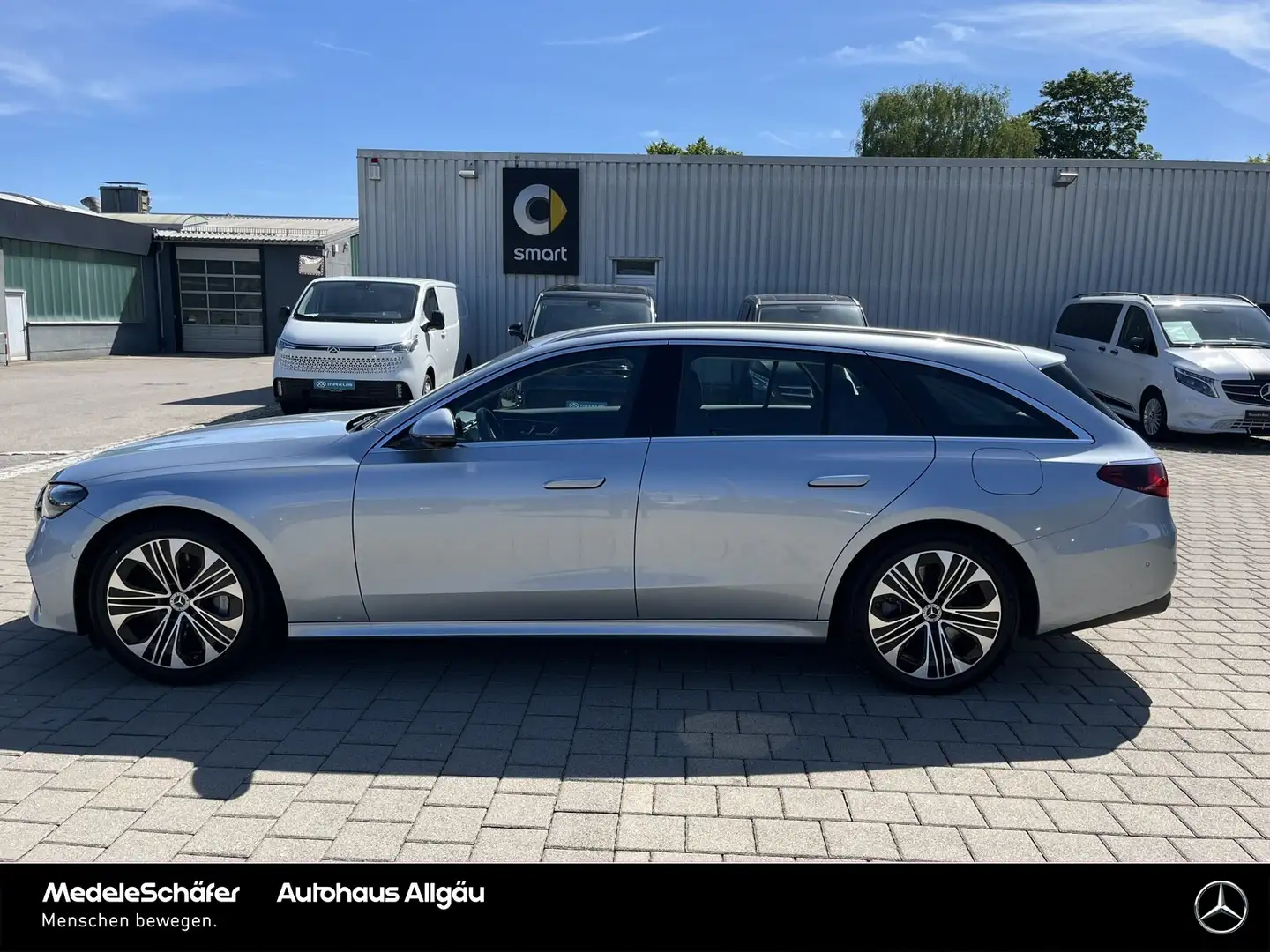 Mercedes-Benz E 300 E 300 T de Avantgarde 4D Distronic D-Light 360° Silber - 2