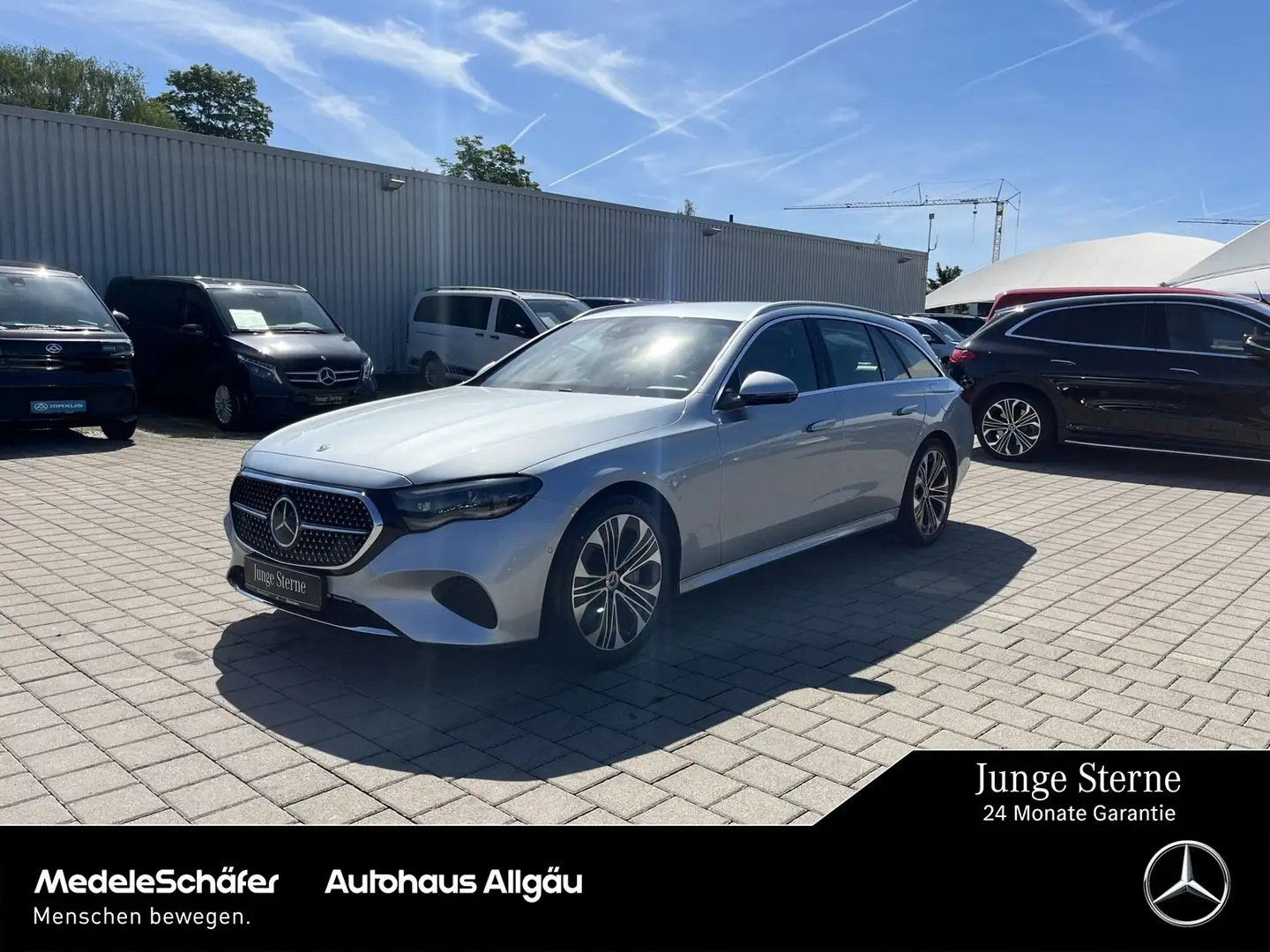 Mercedes-Benz E 300 E 300 T de Avantgarde 4D Distronic D-Light 360° Silber - 1