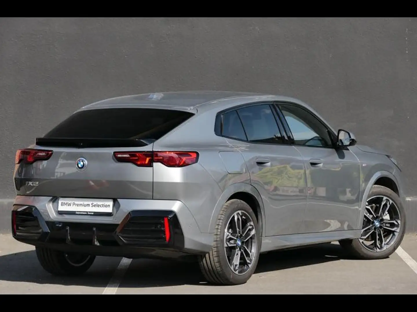 BMW iX2 xDrive30 M Sport Iconic | 360° Grijs - 2