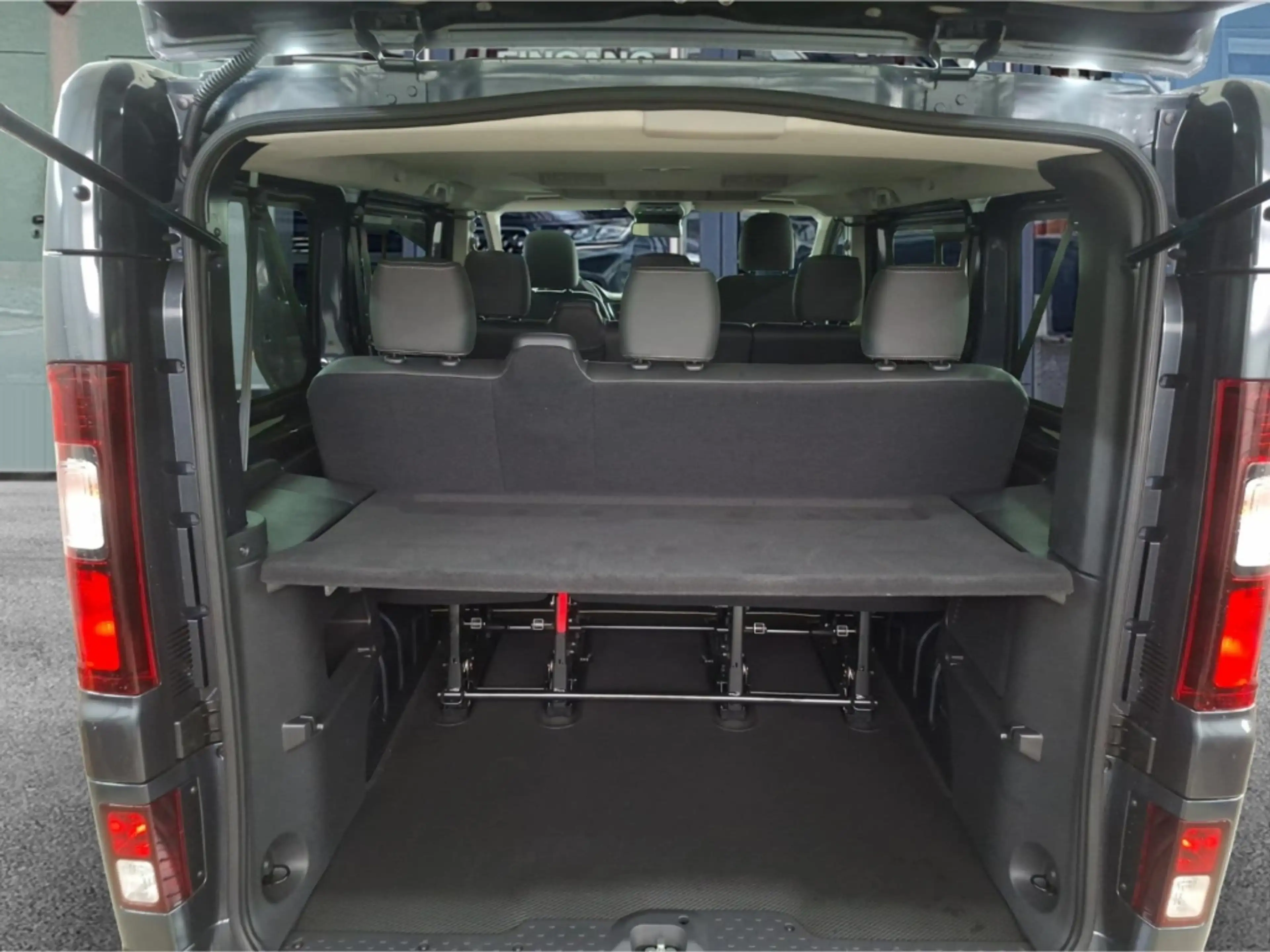 Nissan Primastar Tekna Kombi L1H1 170 dCi °LED°Navi°RFK° — photo 6