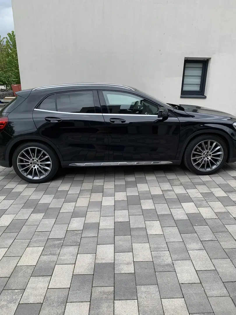 Mercedes-Benz GLA 250 7-G DCT 4-Matic Fascination - 2