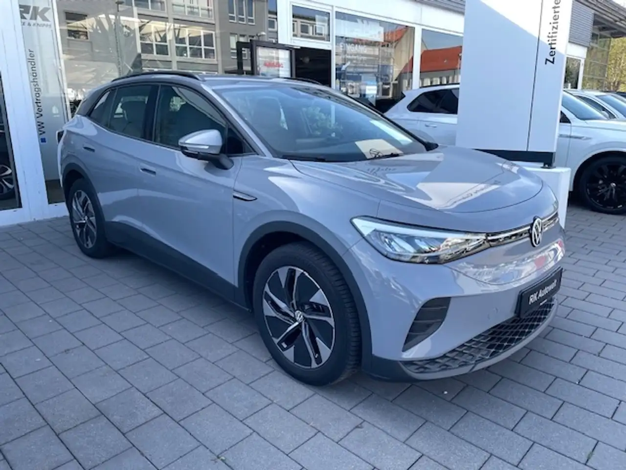 Volkswagen ID.4 Pure Navi LED Apple CarPlay Android Auto Klimaauto 3