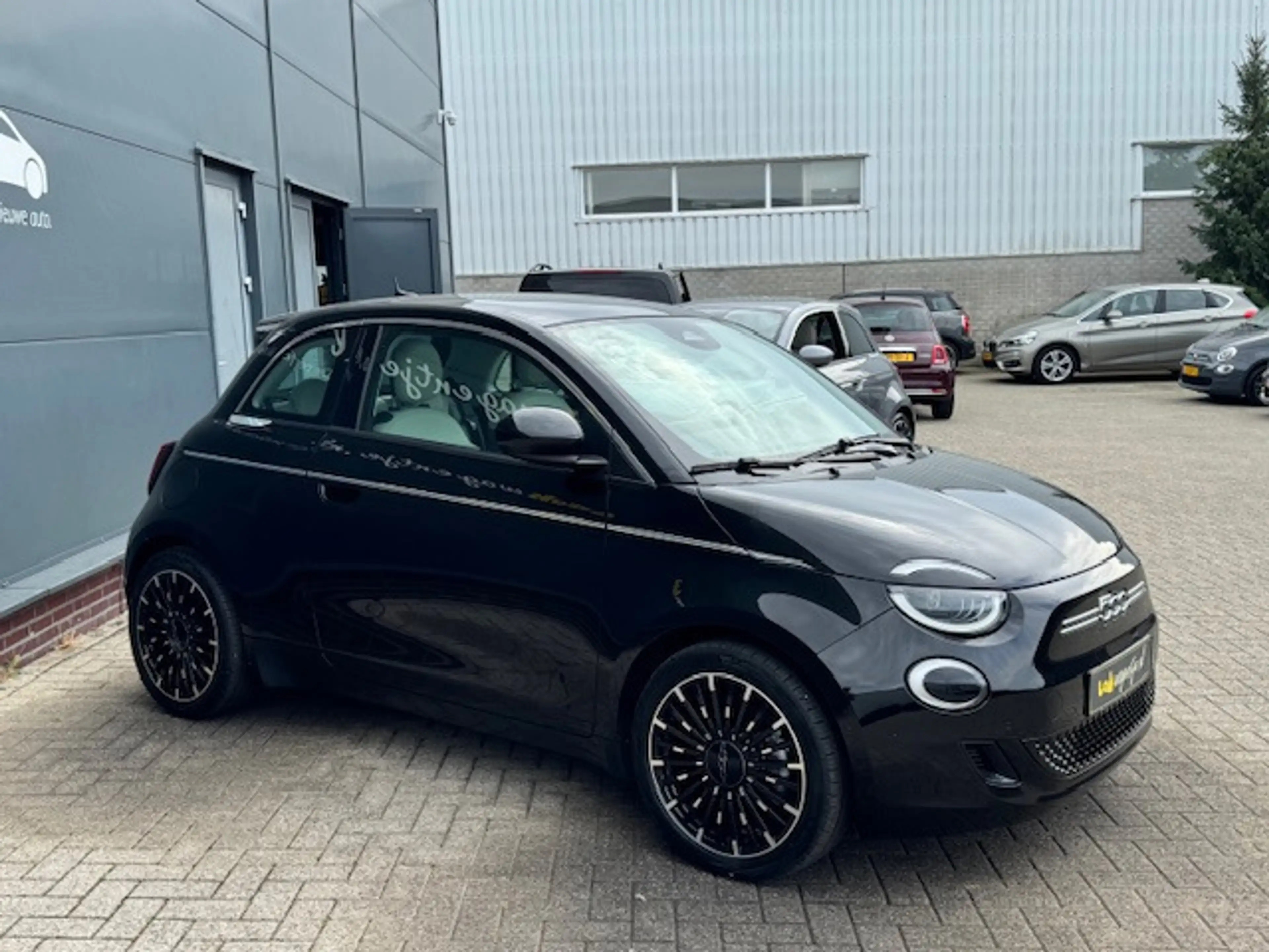 Fiat 500e La Prima 42 kWh *pano *camera *carplay *leder etc. — photo 37