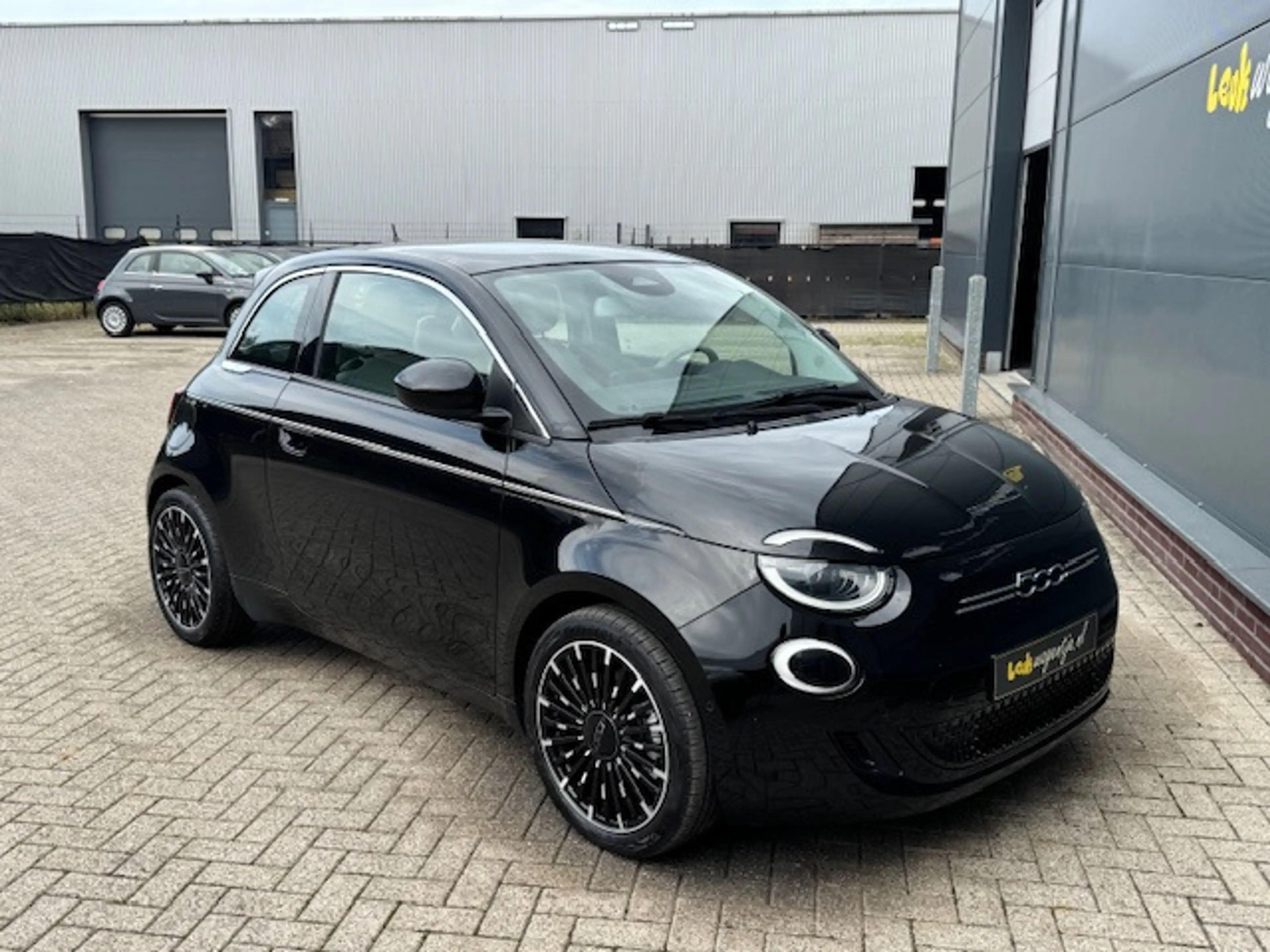 Fiat 500e La Prima 42 kWh *pano *camera *carplay *leder etc. — photo 8