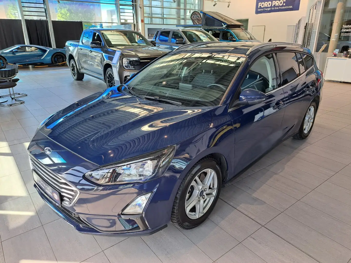 Ford Focus Turnier 1.0 EcoBoost C&C LED Navi SHZ RFK Blau - 2