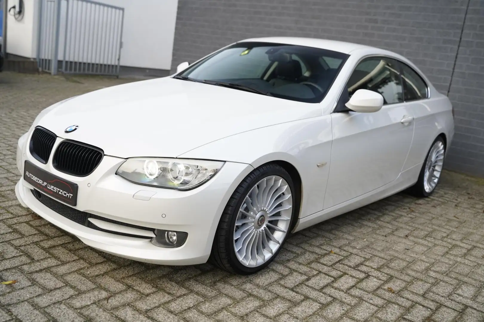 BMW 325 3-serie Coupé 325i Exclusive 3.0 LCI 218pk Parelmo Blanc - 1