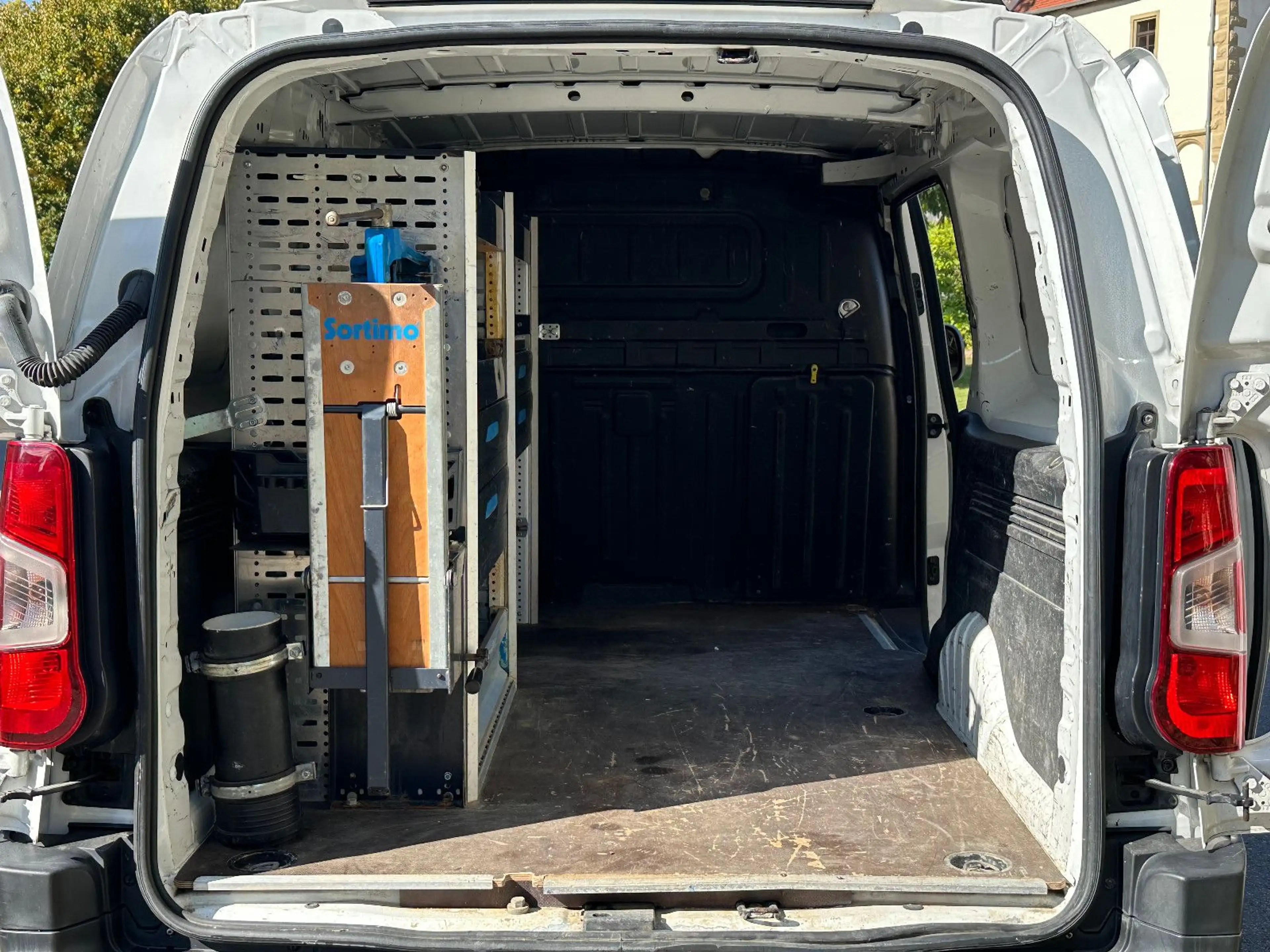 Citroen Berlingo BERLINGO REGALSYSTEM SPURHALTE TOTINKEL AHK KAM. — photo 15