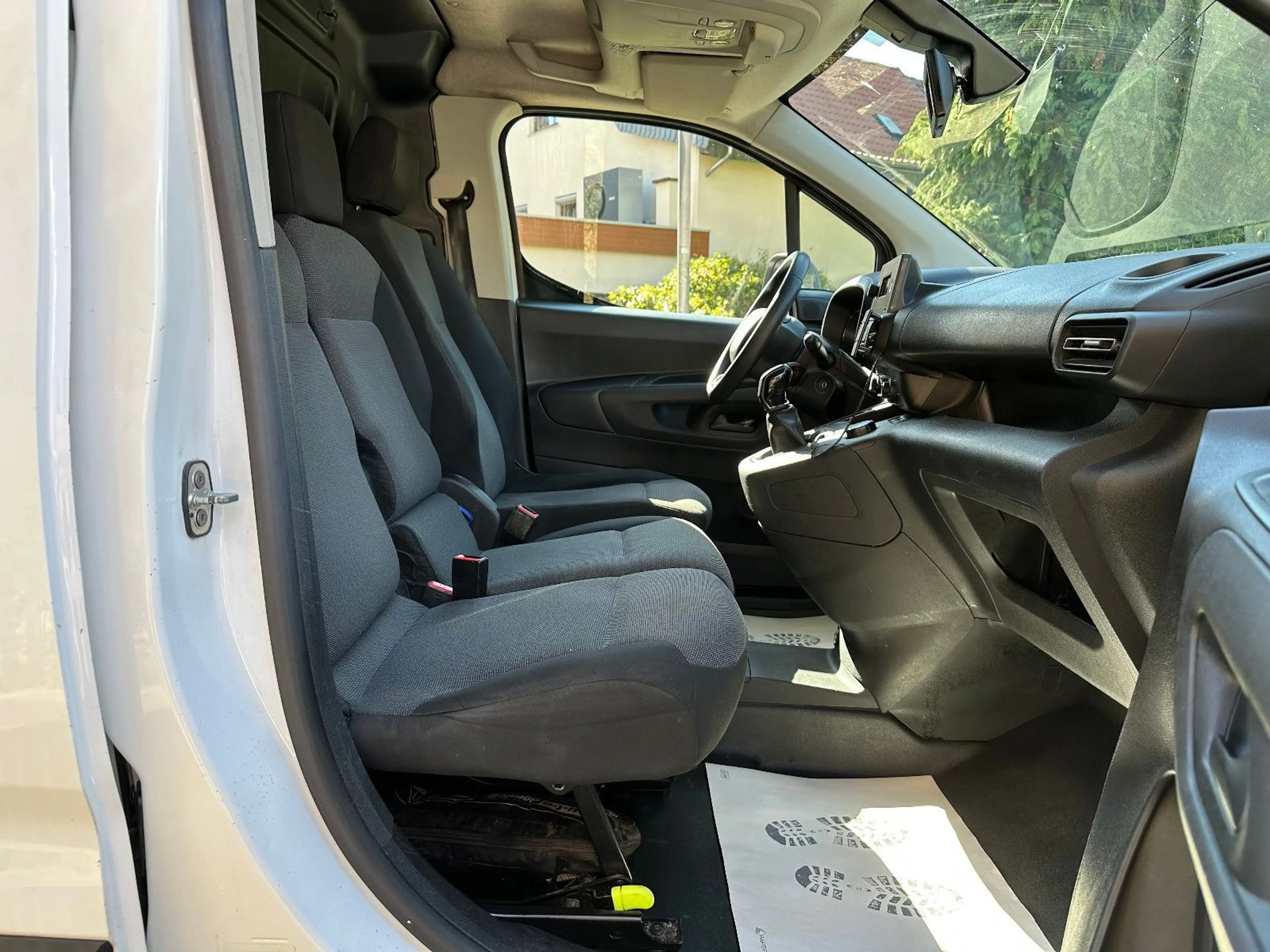 Citroen Berlingo BERLINGO REGALSYSTEM SPURHALTE TOTINKEL AHK KAM. — photo 10