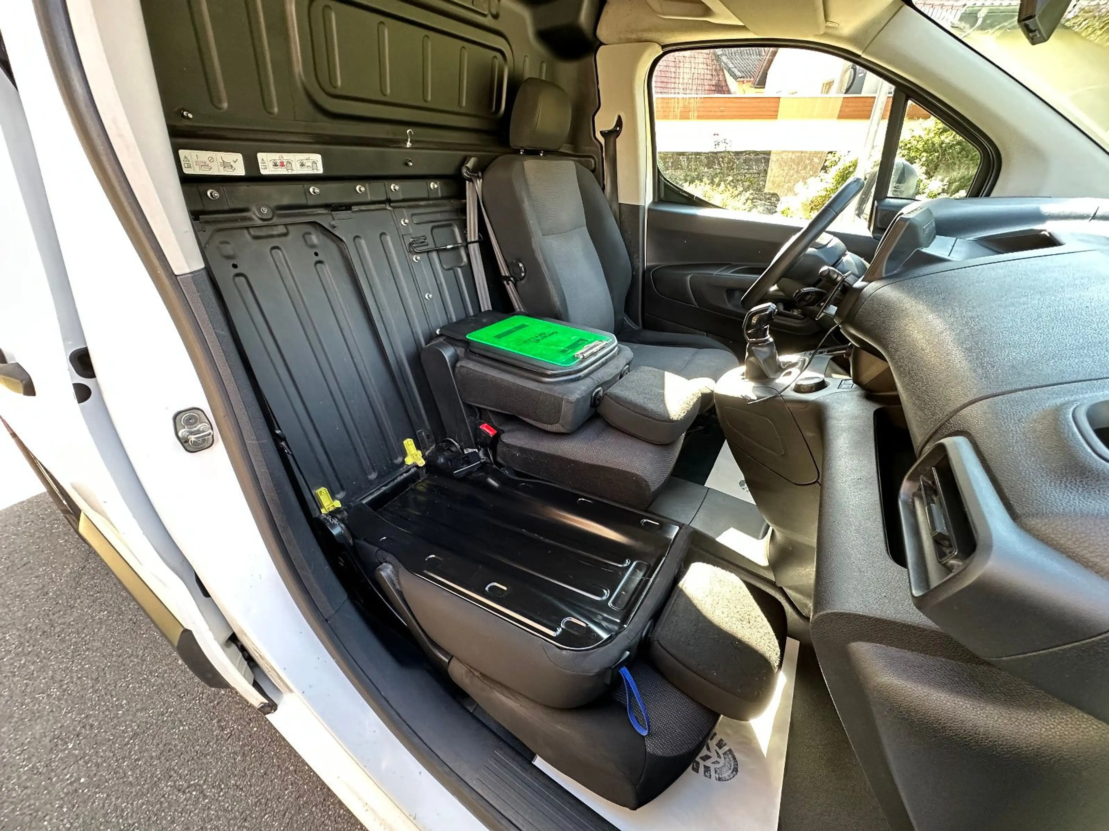 Citroen Berlingo BERLINGO REGALSYSTEM SPURHALTE TOTINKEL AHK KAM. — photo 12