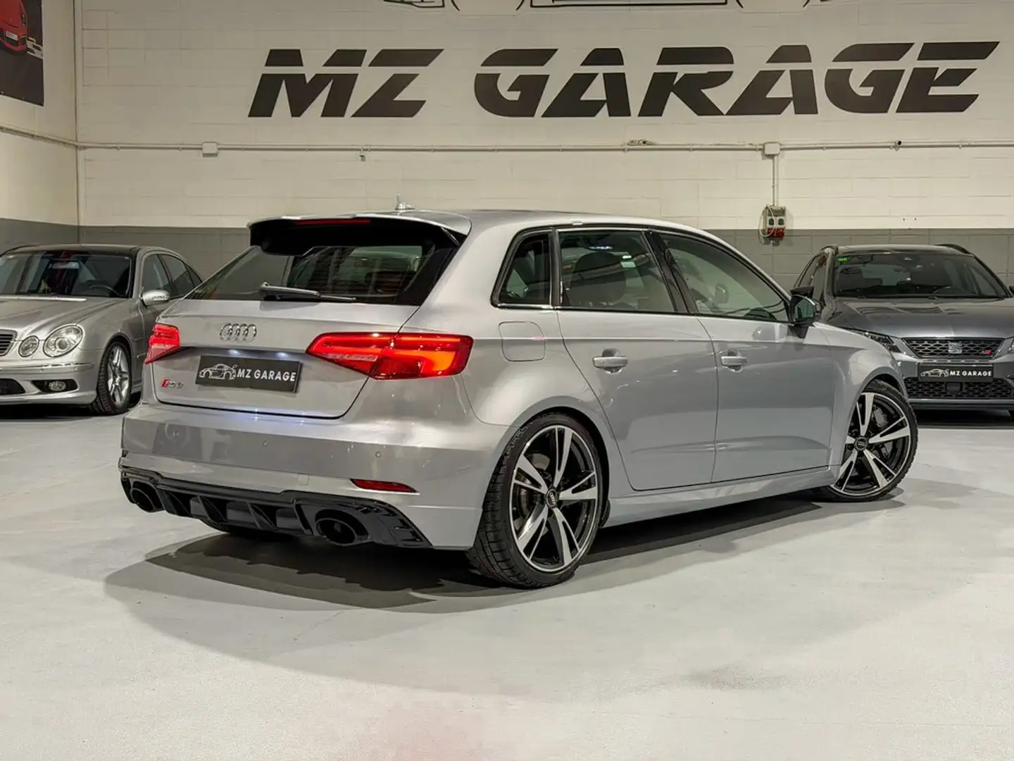 Audi RS3 Sportback 2.5 TFSI quattro S tronic 294kW Gris - 2