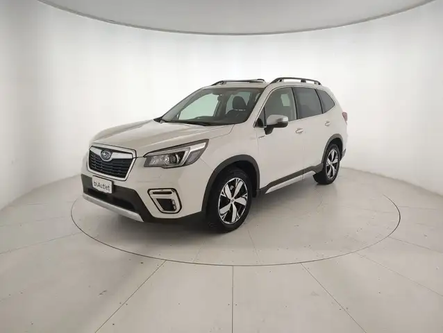 Subaru Forester 2.0i e-boxer Premium lineartronic