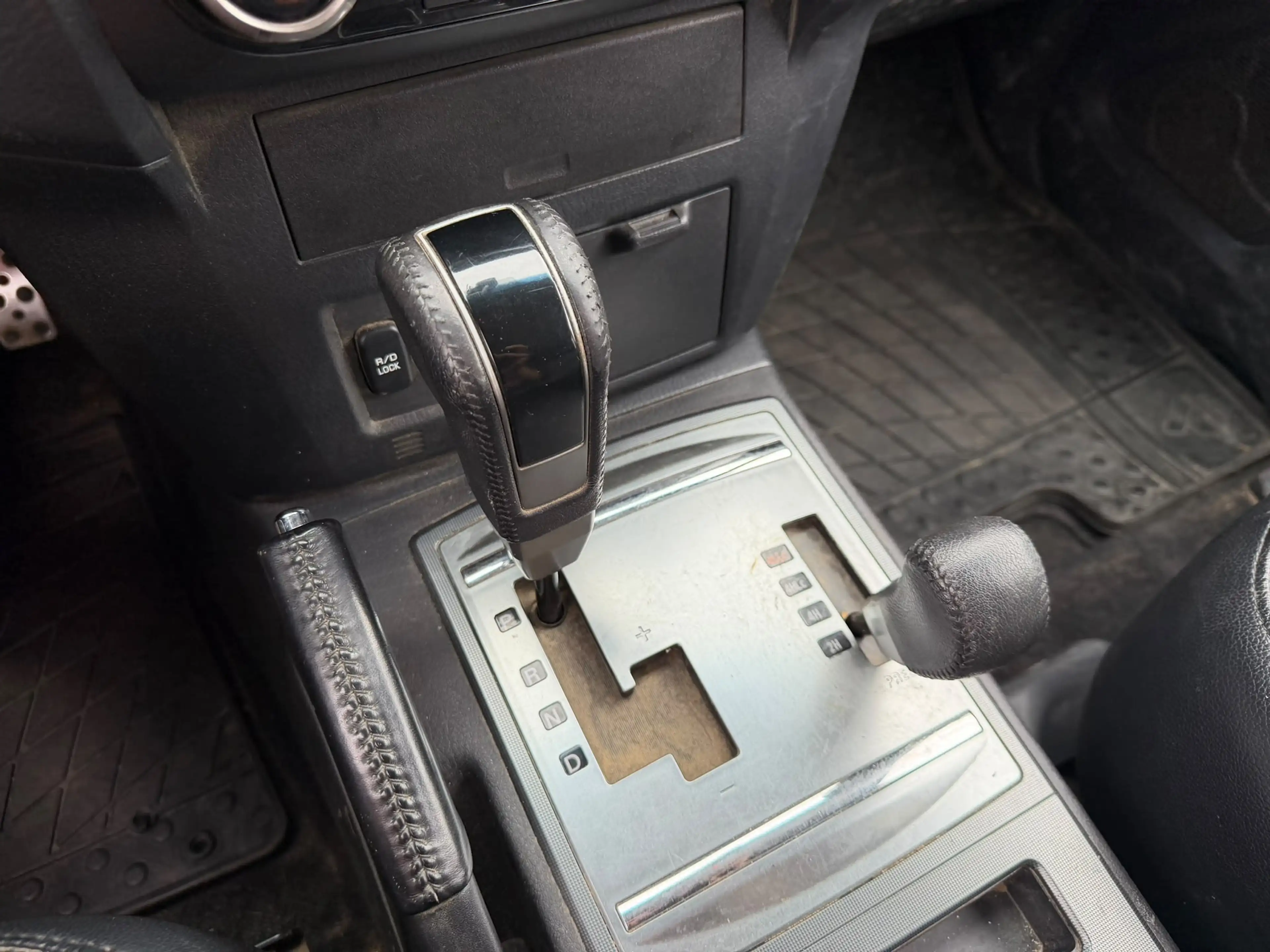 Mitsubishi Pajero Pajero 3.2 DI-D Instyle FAP ****7 Places **** OU*** UTILITAIRE*** — photo 11