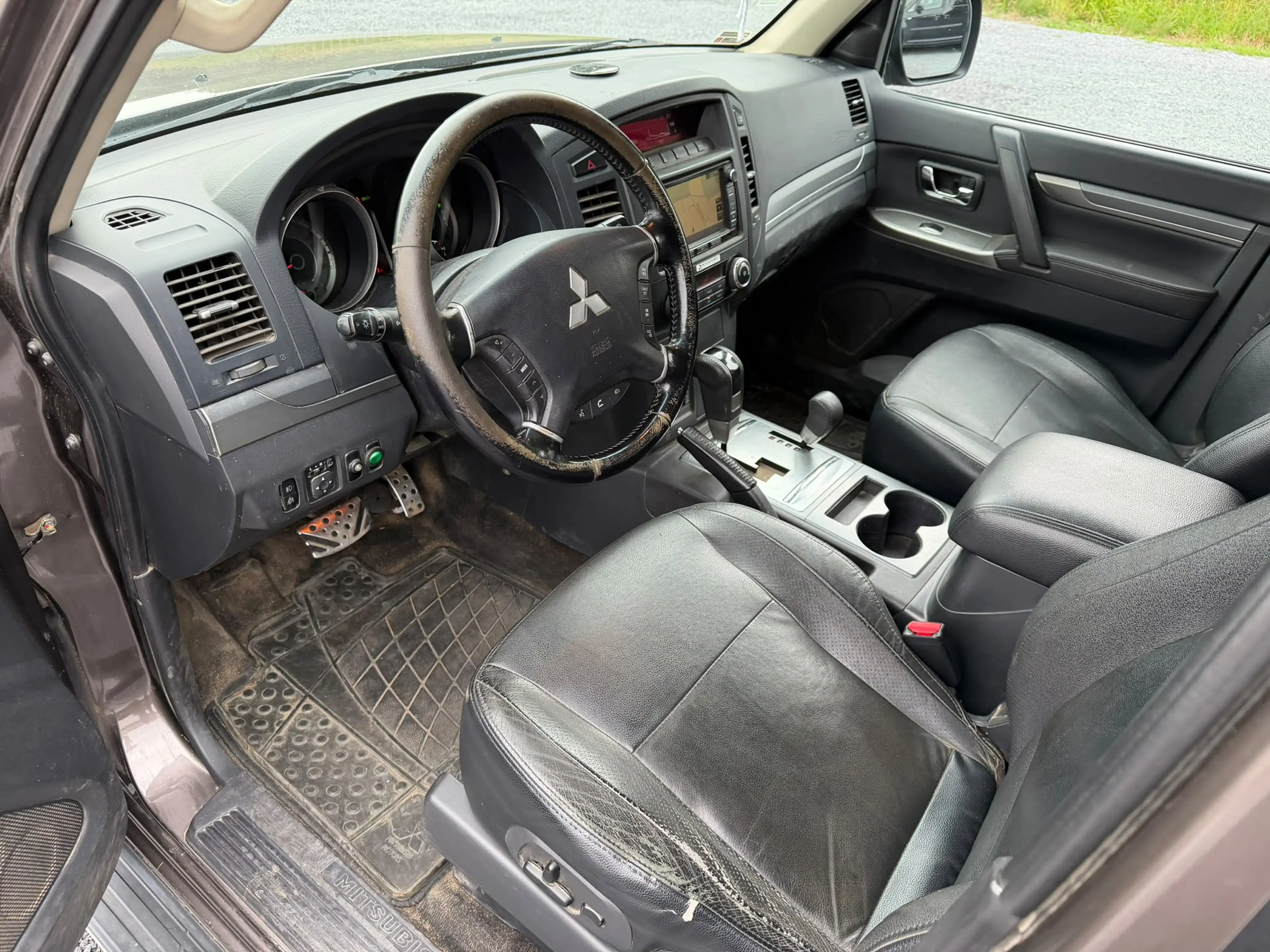 Mitsubishi Pajero Pajero 3.2 DI-D Instyle FAP ****7 Places **** OU*** UTILITAIRE*** — photo 9