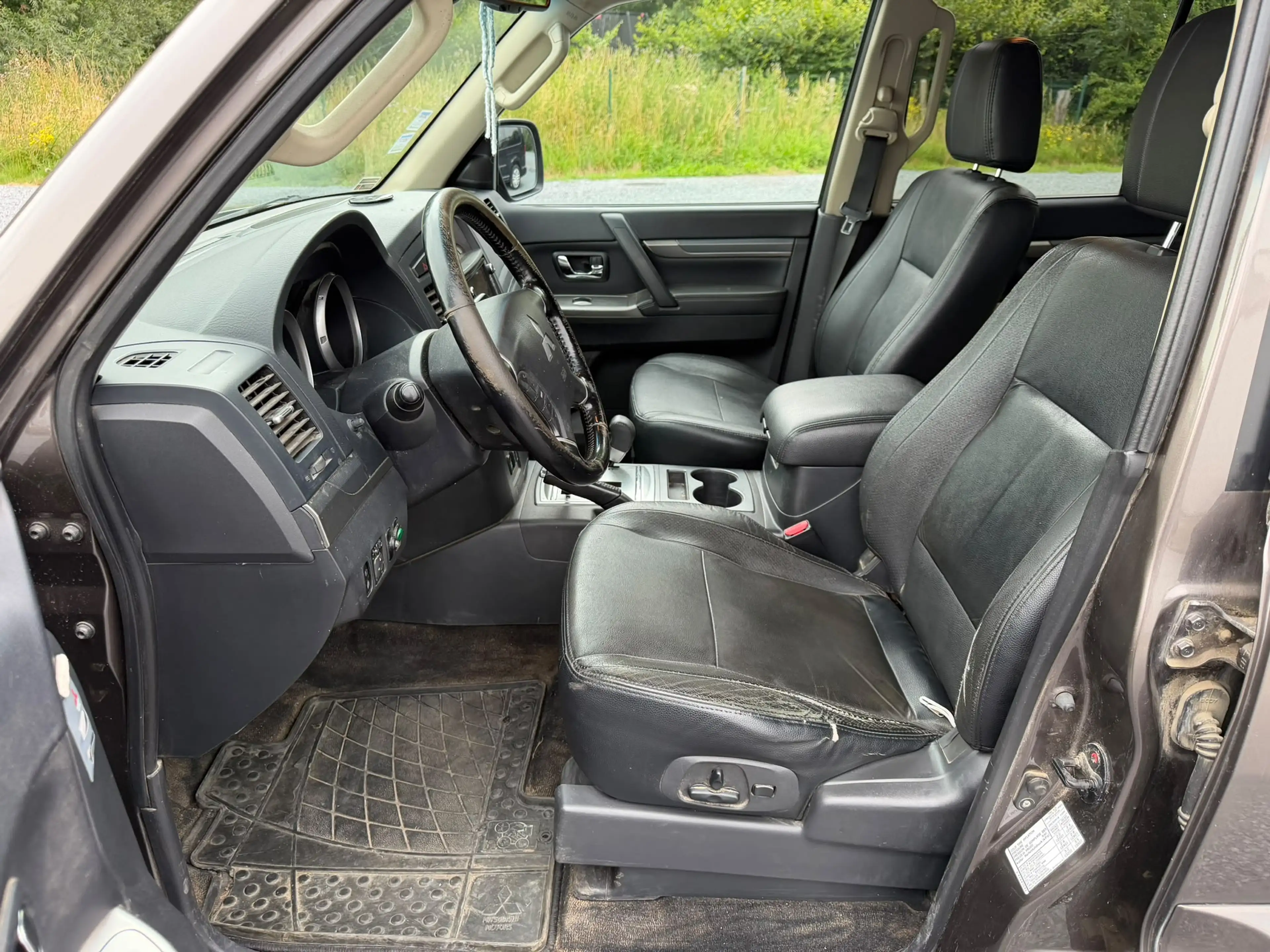 Mitsubishi Pajero Pajero 3.2 DI-D Instyle FAP ****7 Places **** OU*** UTILITAIRE*** — photo 10