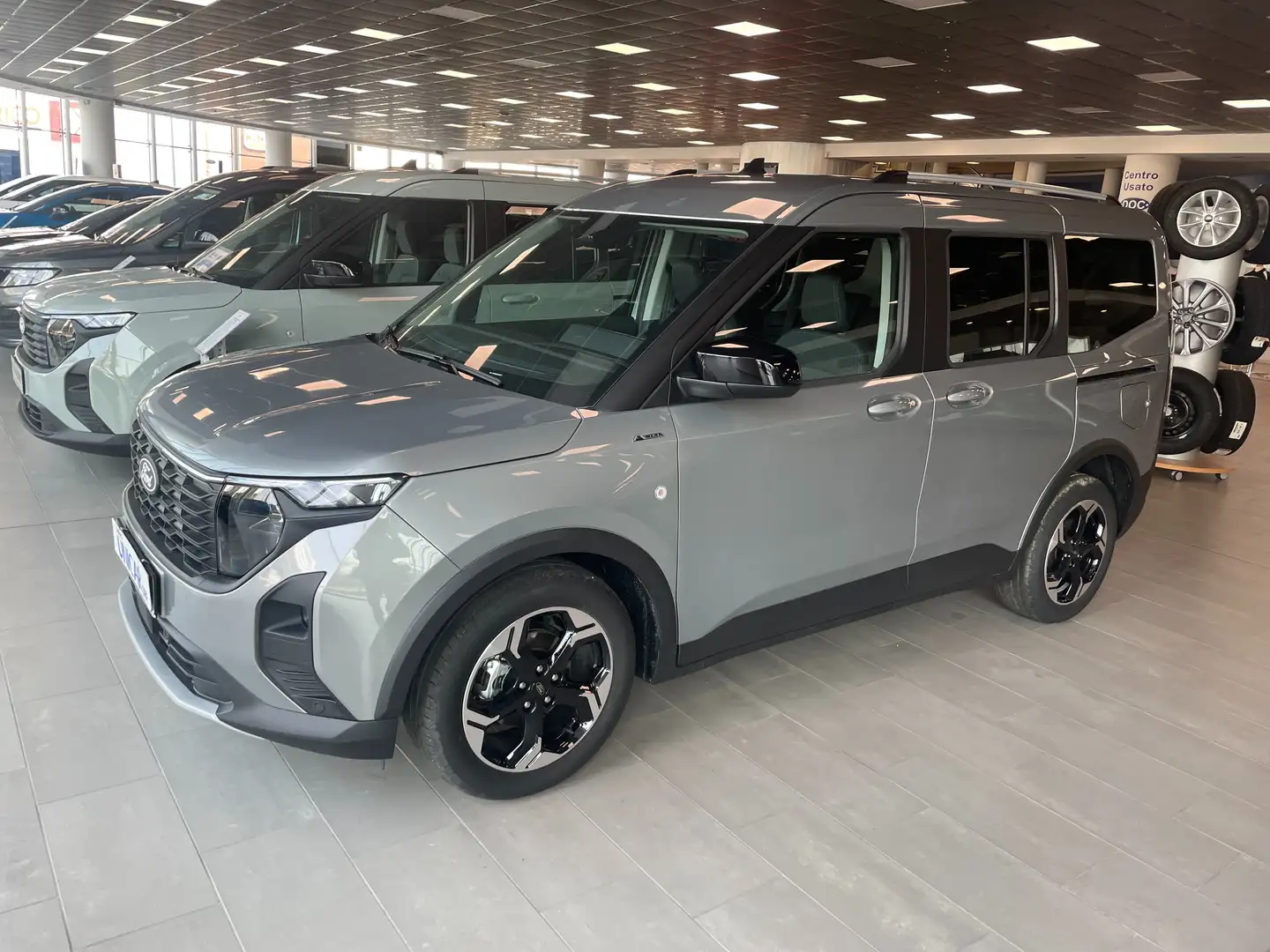 Ford Tourneo Courier 1.0 ECOBOOST 125CV ACTIVE Grigio - 1