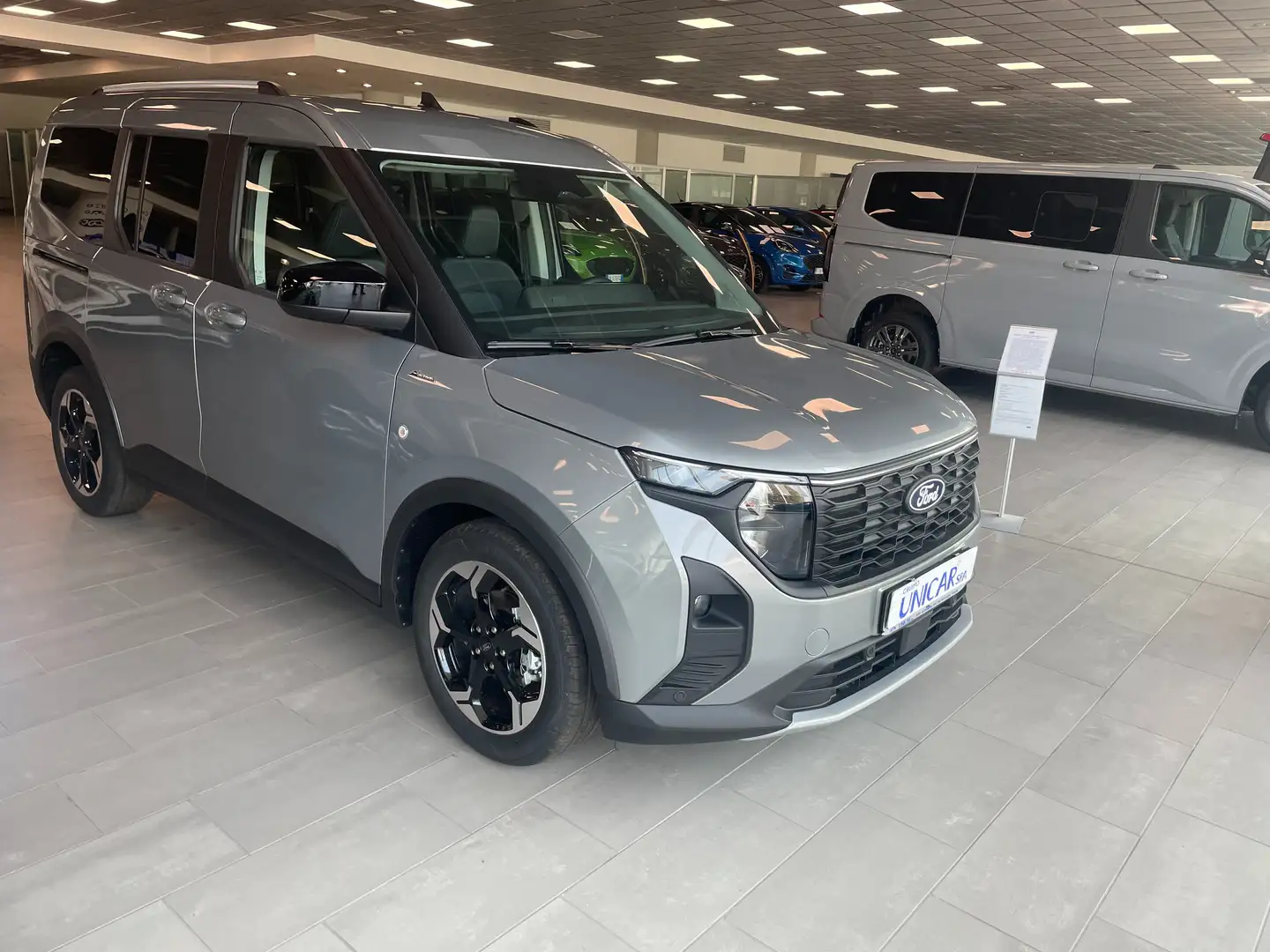 Ford Tourneo Courier 1.0 ECOBOOST 125CV ACTIVE Grigio - 2