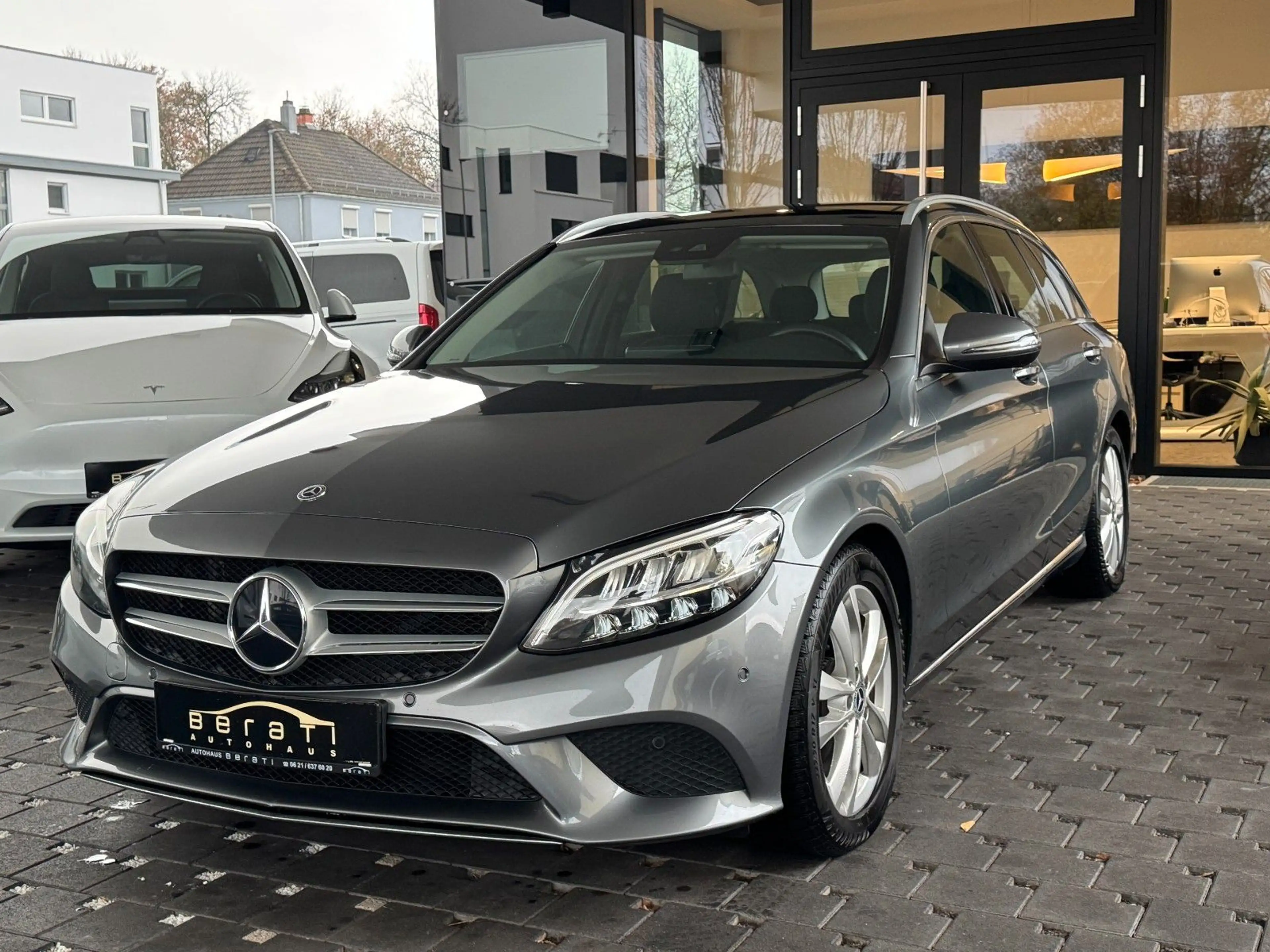 Mercedes-Benz C 220 d T Avantgarde|9G|PANO|LED|COMAND|ParkPilot — photo 2